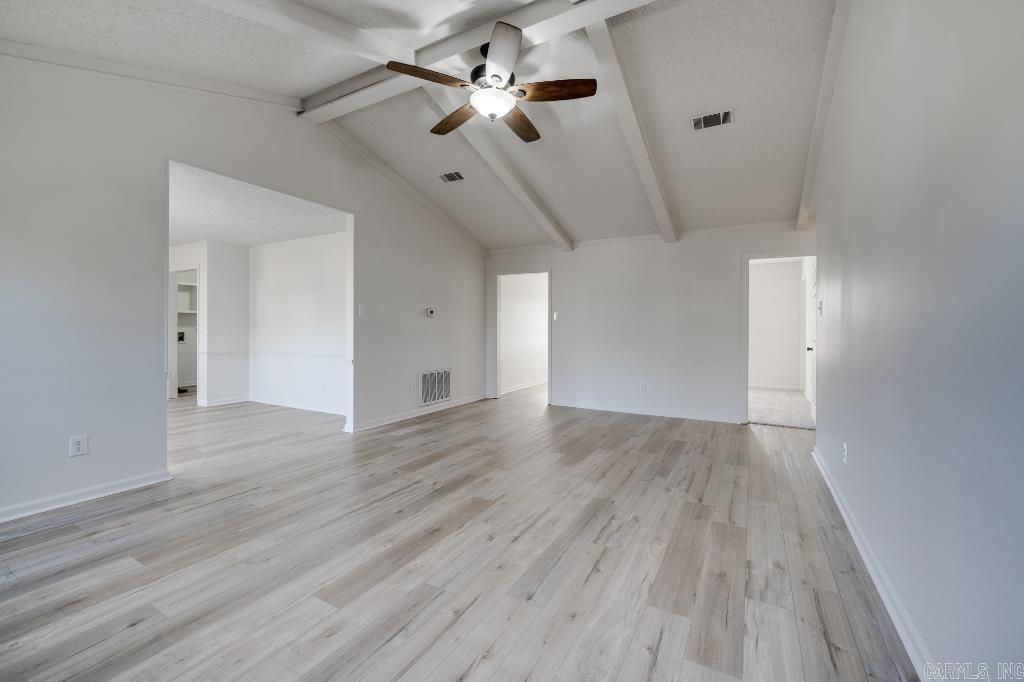 NORTHLAKE - Residential