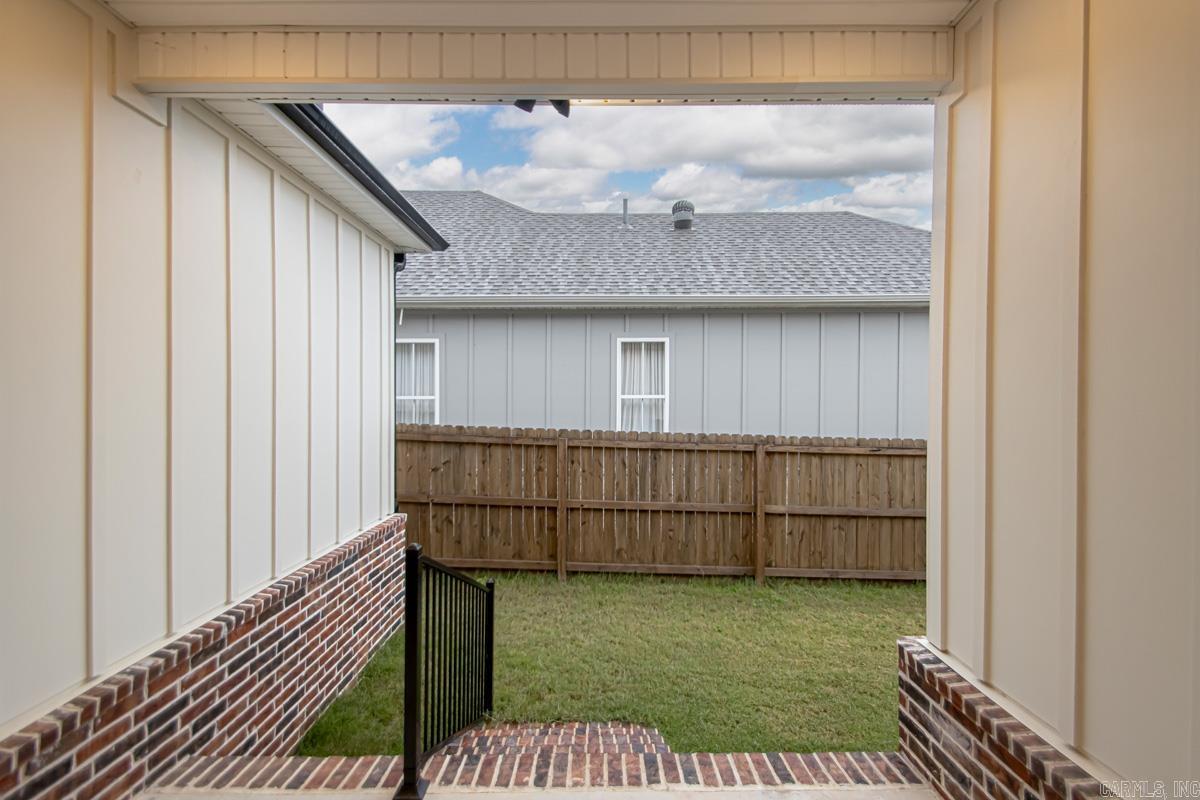 MIDTOWN BRYANT - Residential