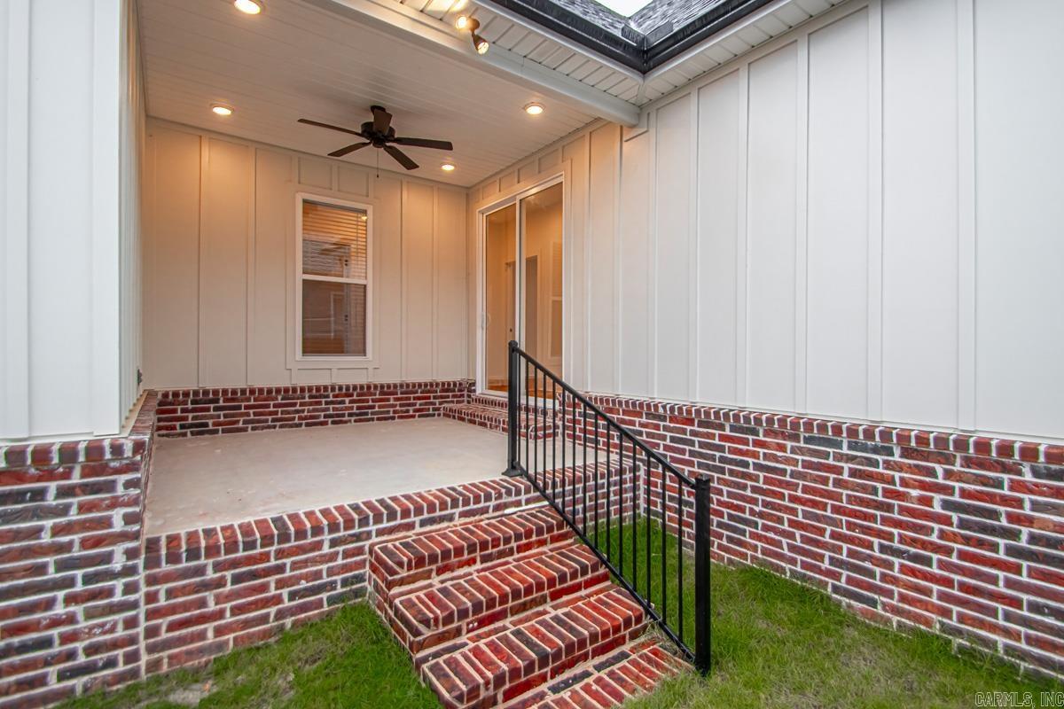 MIDTOWN BRYANT - Residential