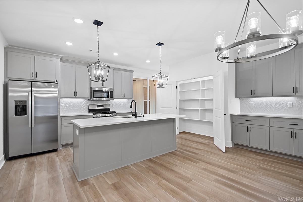 MIDTOWN BRYANT - Residential