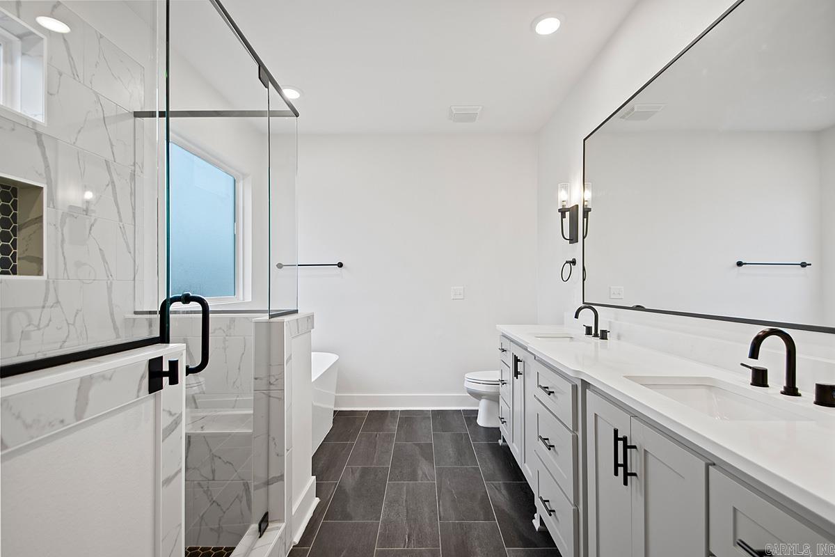 MIDTOWN BRYANT - Residential