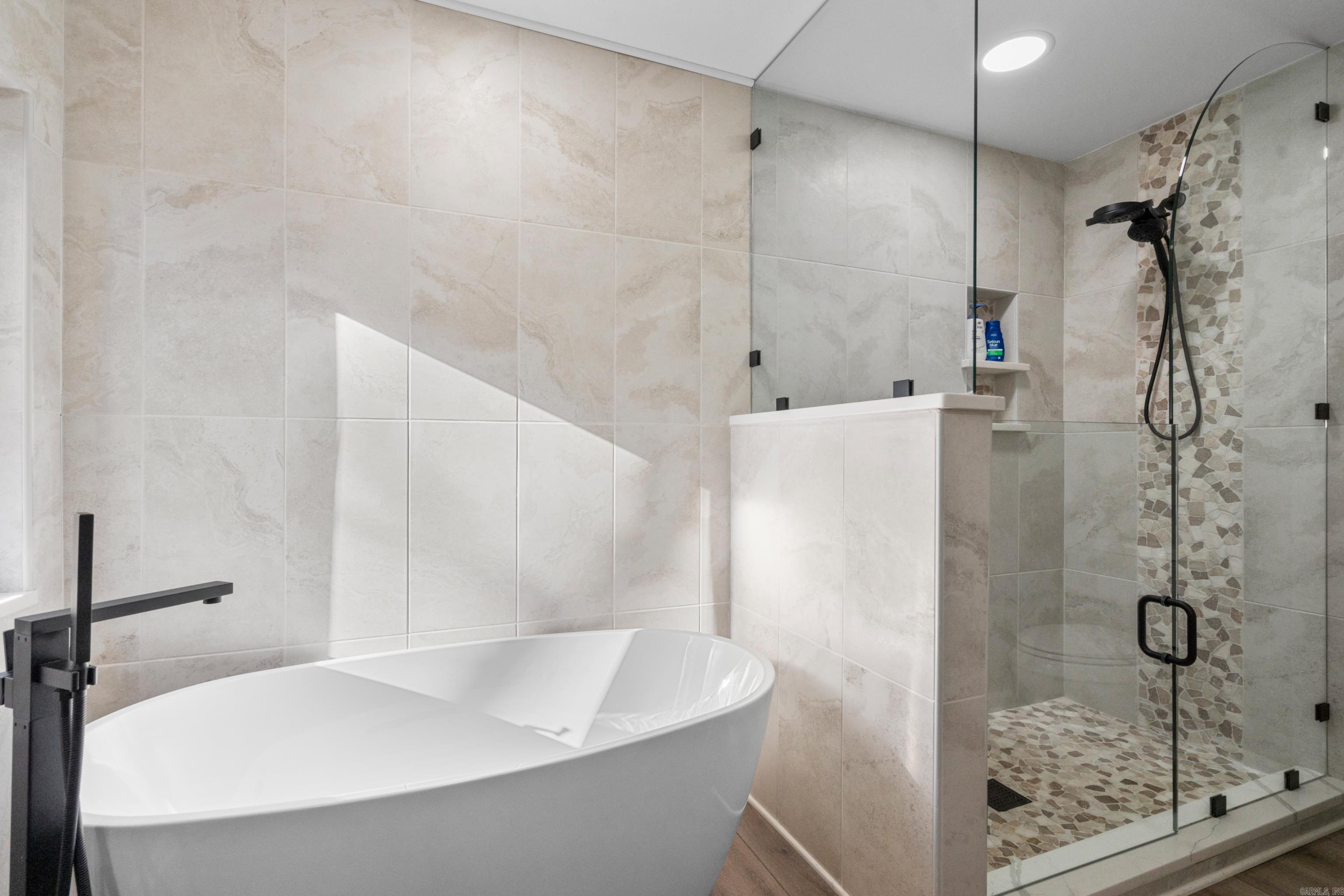 Ciento - Residential