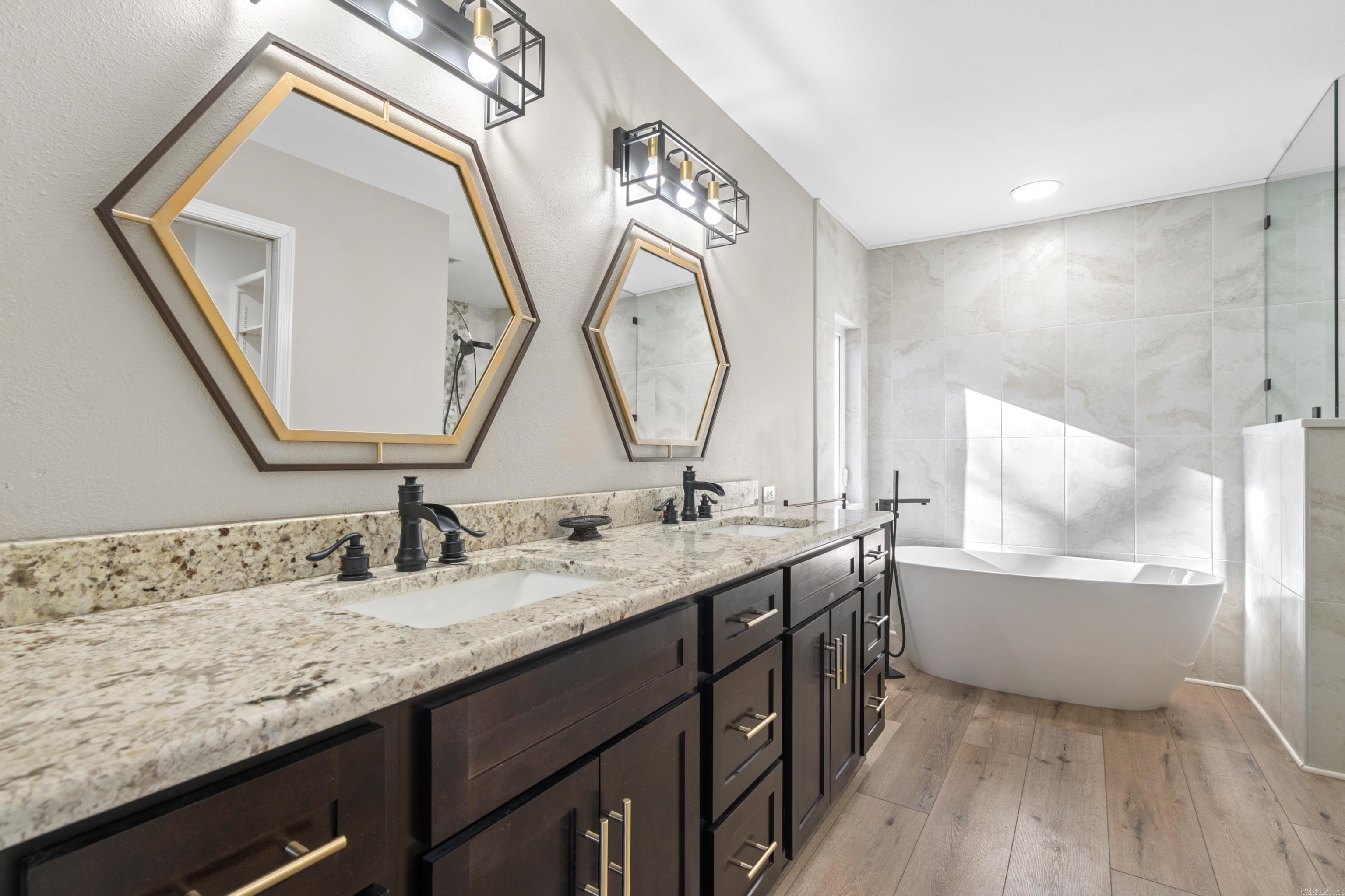 Ciento - Residential
