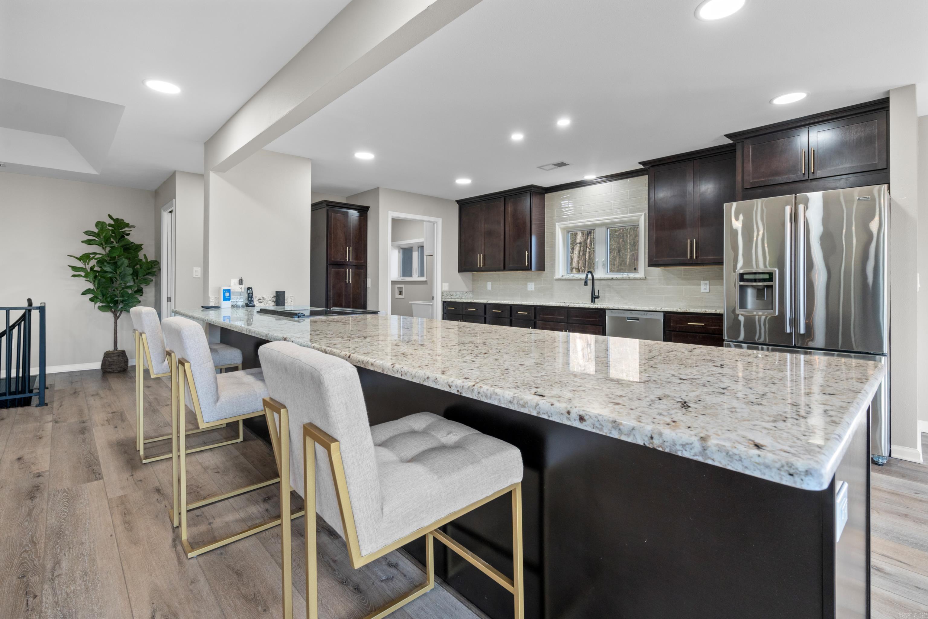 Ciento - Residential
