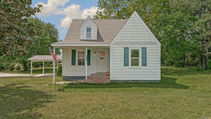 This home is full of charm and character!! Boasting Highway frontage and a 1 acre lot this cutie has 3 bedrooms with 1.5 baths that is super clean and turn key ready! Fresh new updates include new flooring, New paint, New kitchen cabinets, new fixtures! This home is picture perfect! Located on the westside of Paragould.