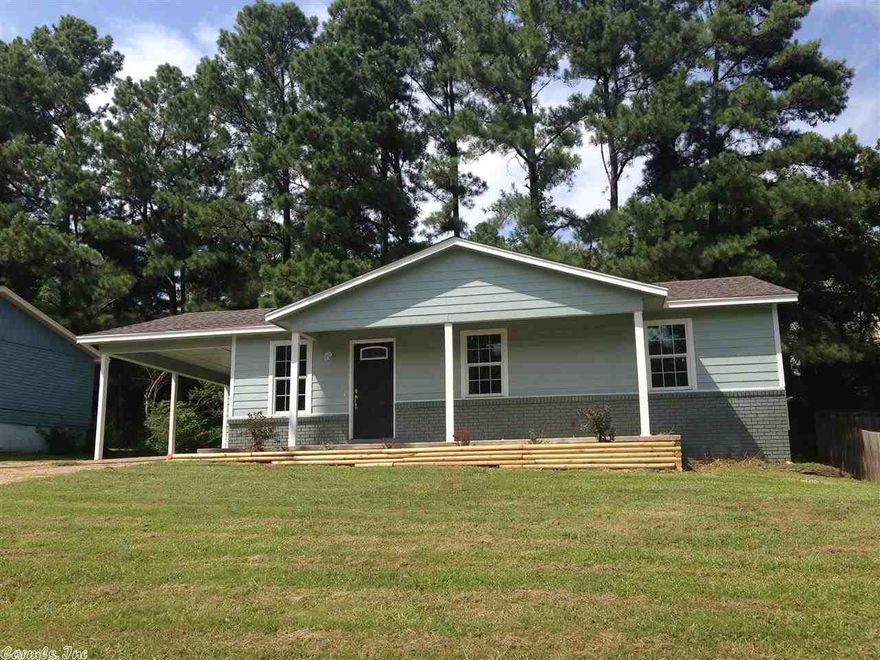 This one is it!  New roof, new fixtures, new appliances, new hardwood flooring, new carpeting, and new tile flooring.  New granite counter-tops, new windows, new paint in & out.  Very open floor plan, beautiful kitchen with breakfast bar open to eat in kitchen area.  Move in ready!  No sellers disclosure statement- seller has not occupied home.