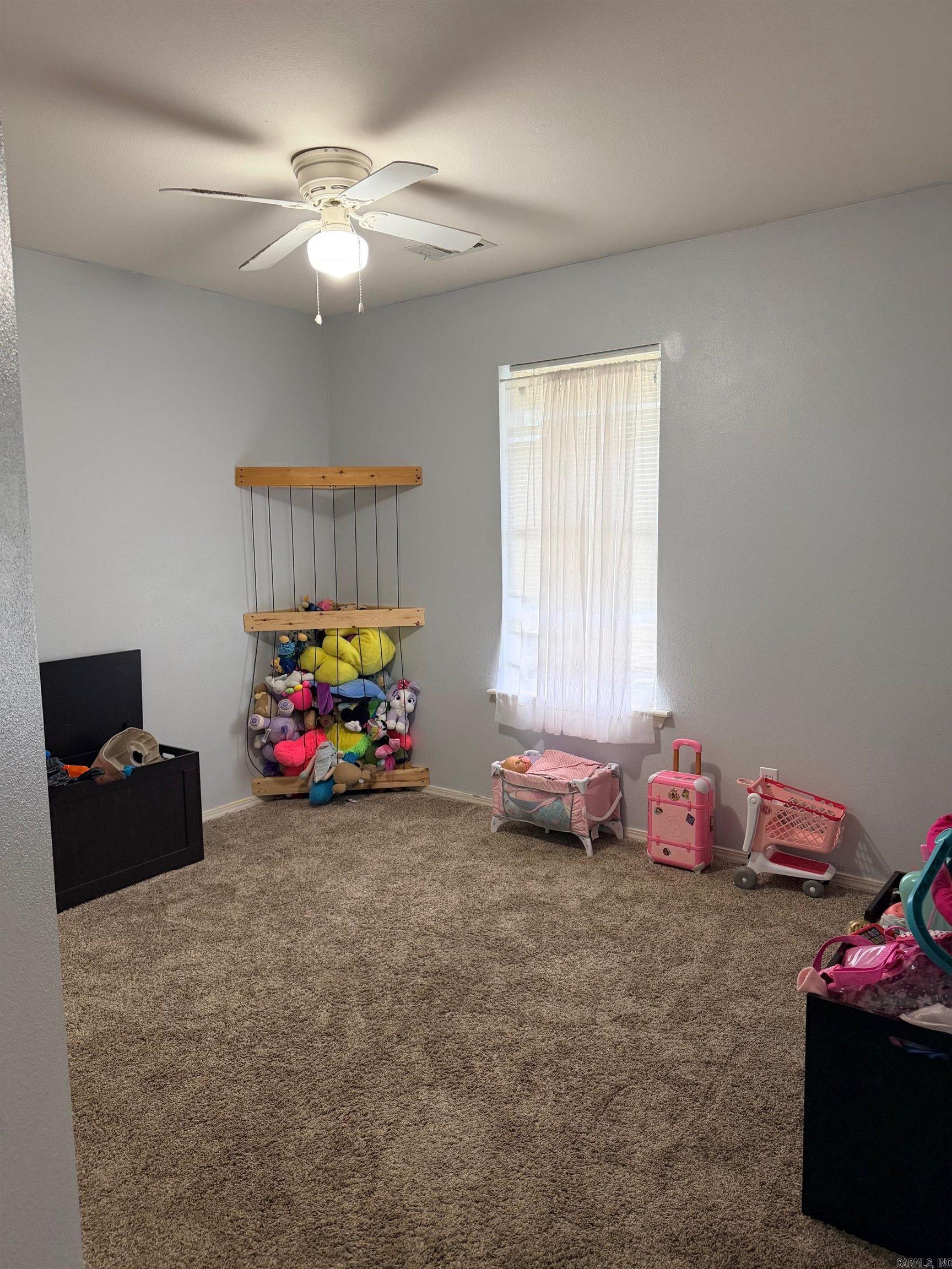 COUNTRY WOODS ESTATES - Residential