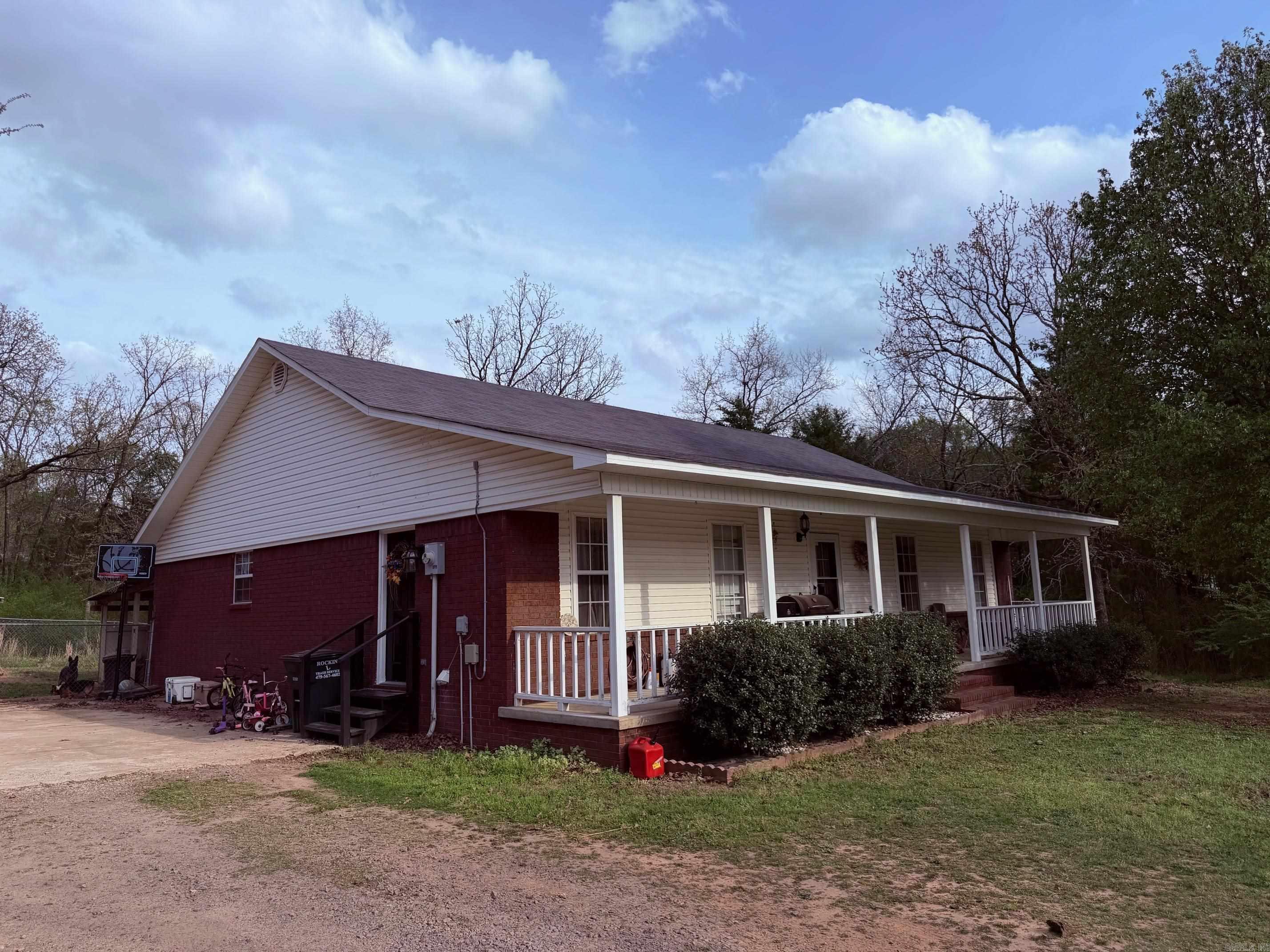 COUNTRY WOODS ESTATES - Residential