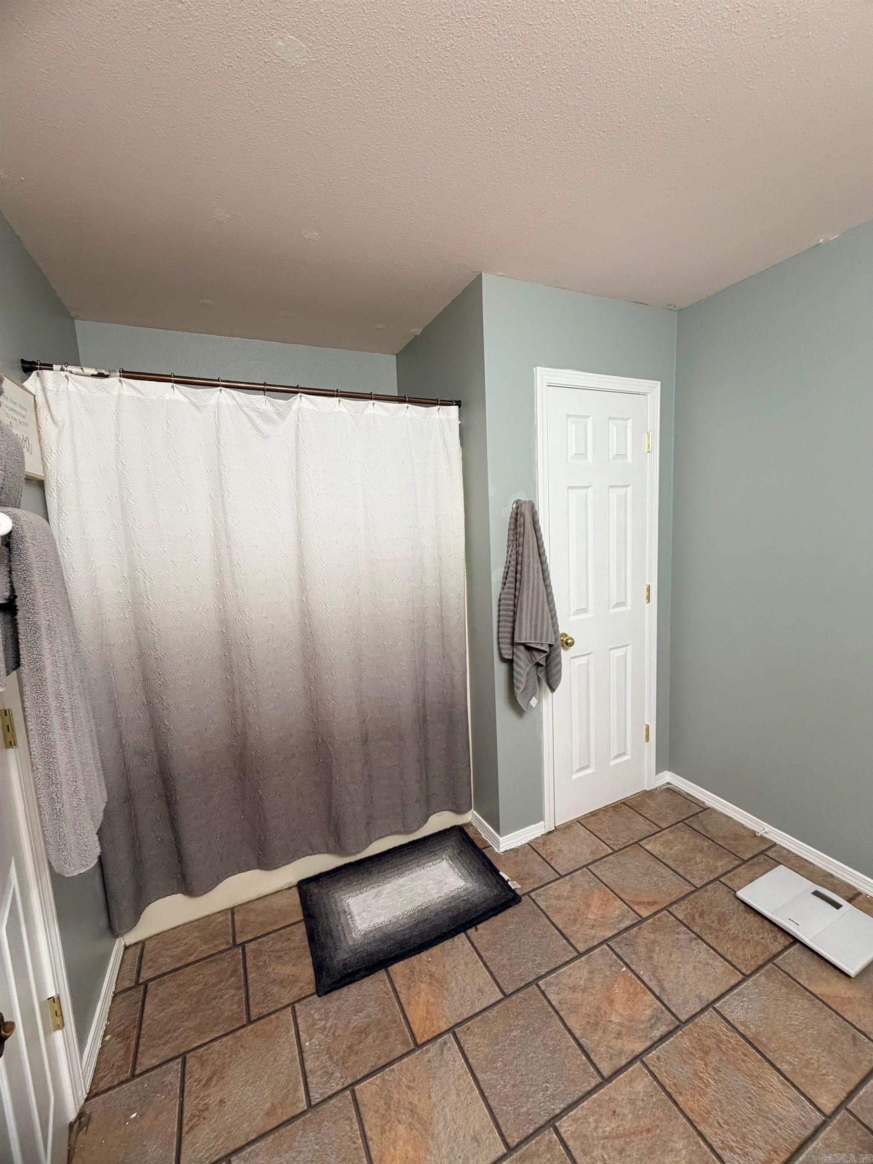 COUNTRY WOODS ESTATES - Residential