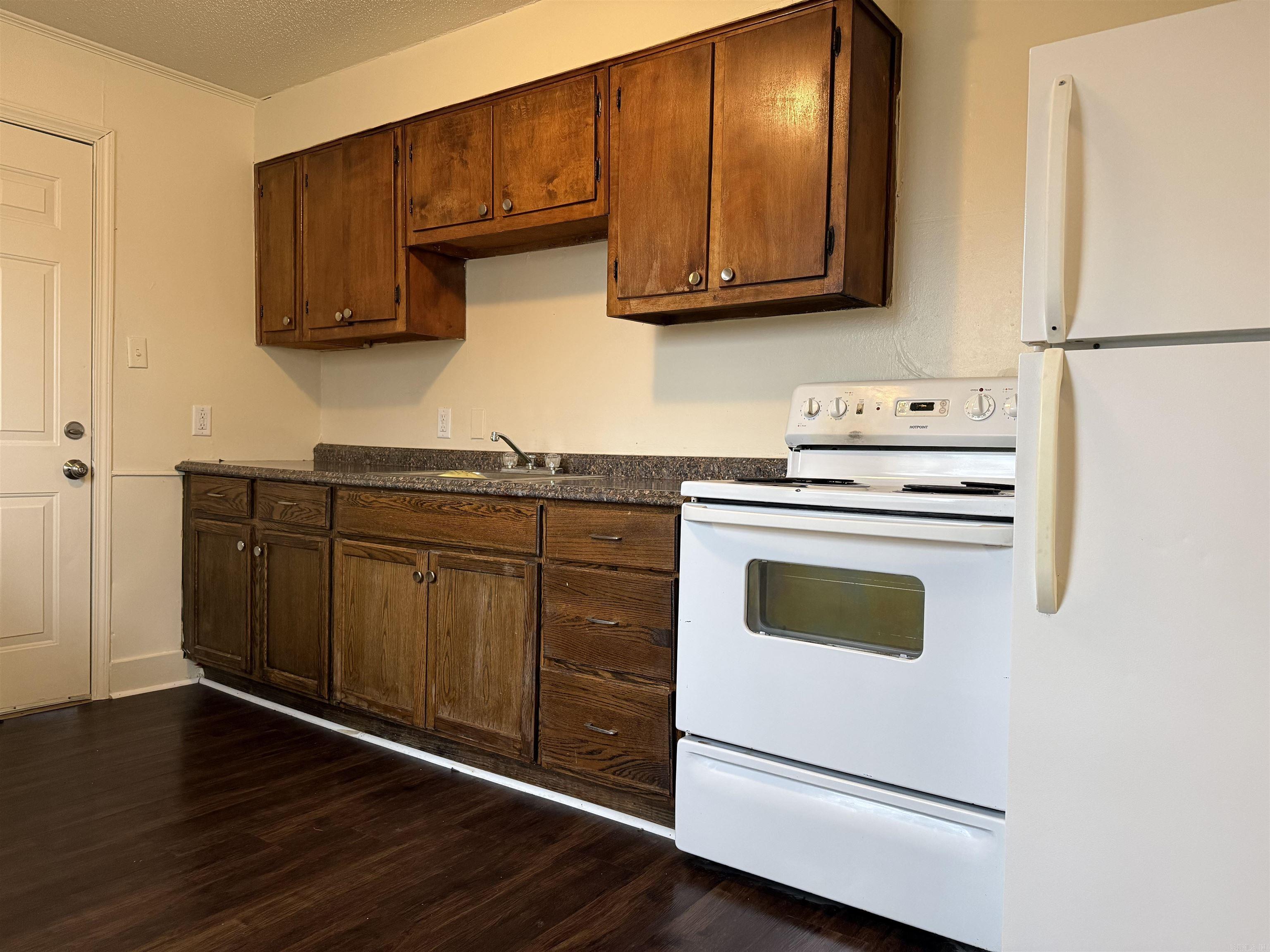 BROWN STREET - Residential