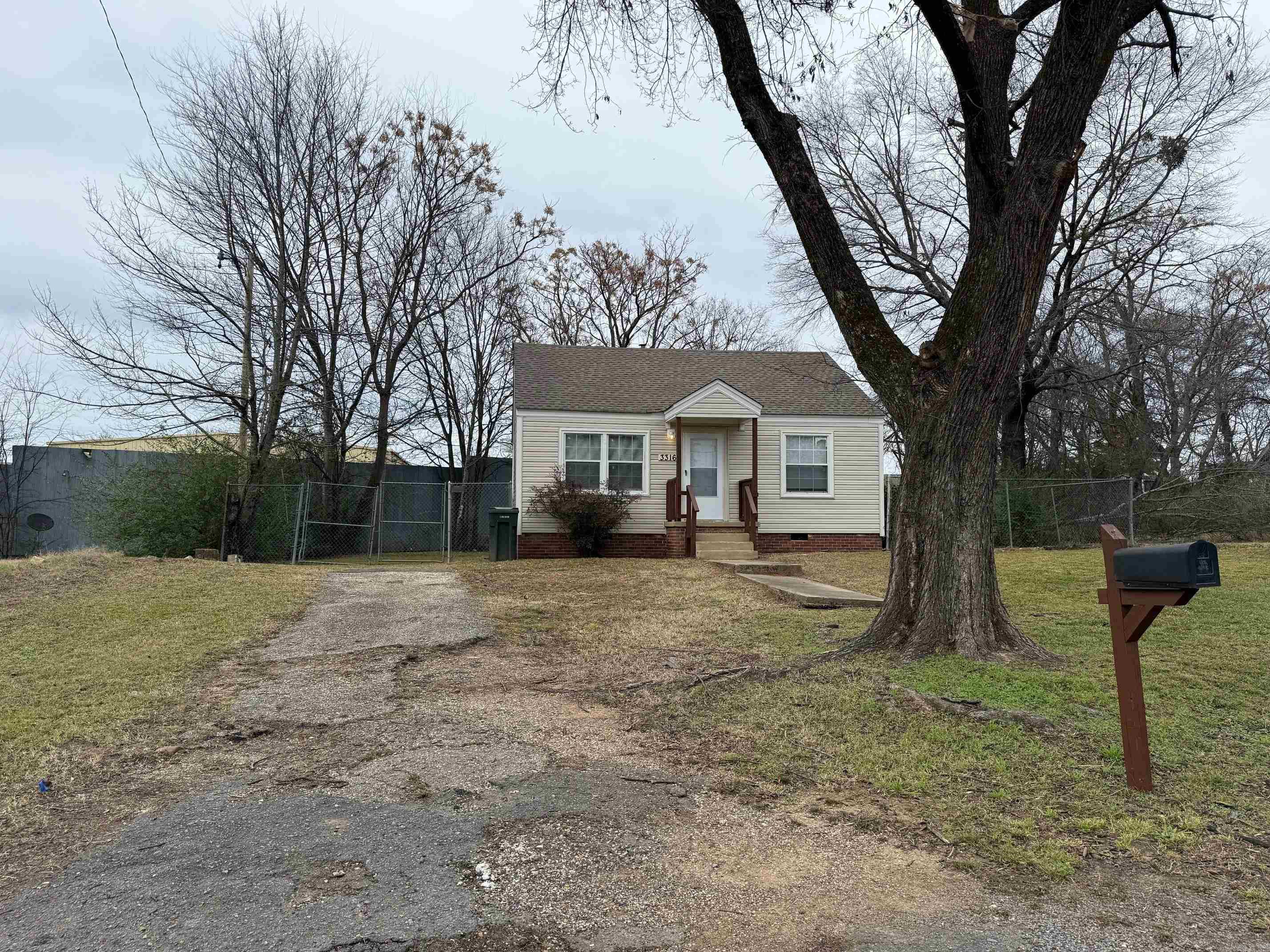 BROWN STREET - Residential