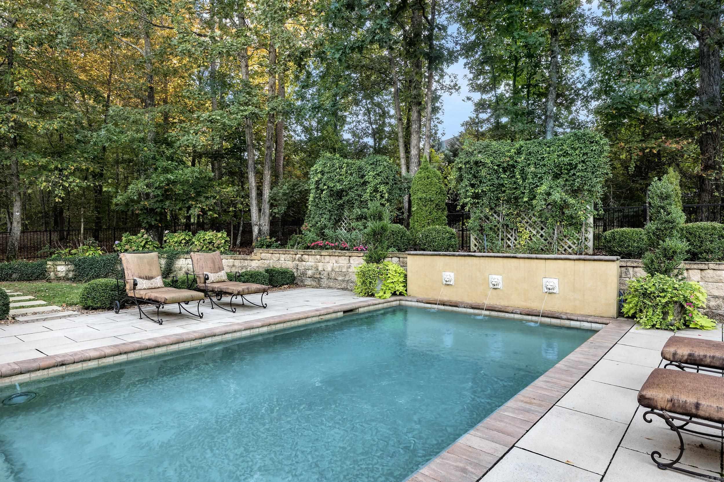 CHENAL VALLEY SOLOGNE CIRCLE - Residential