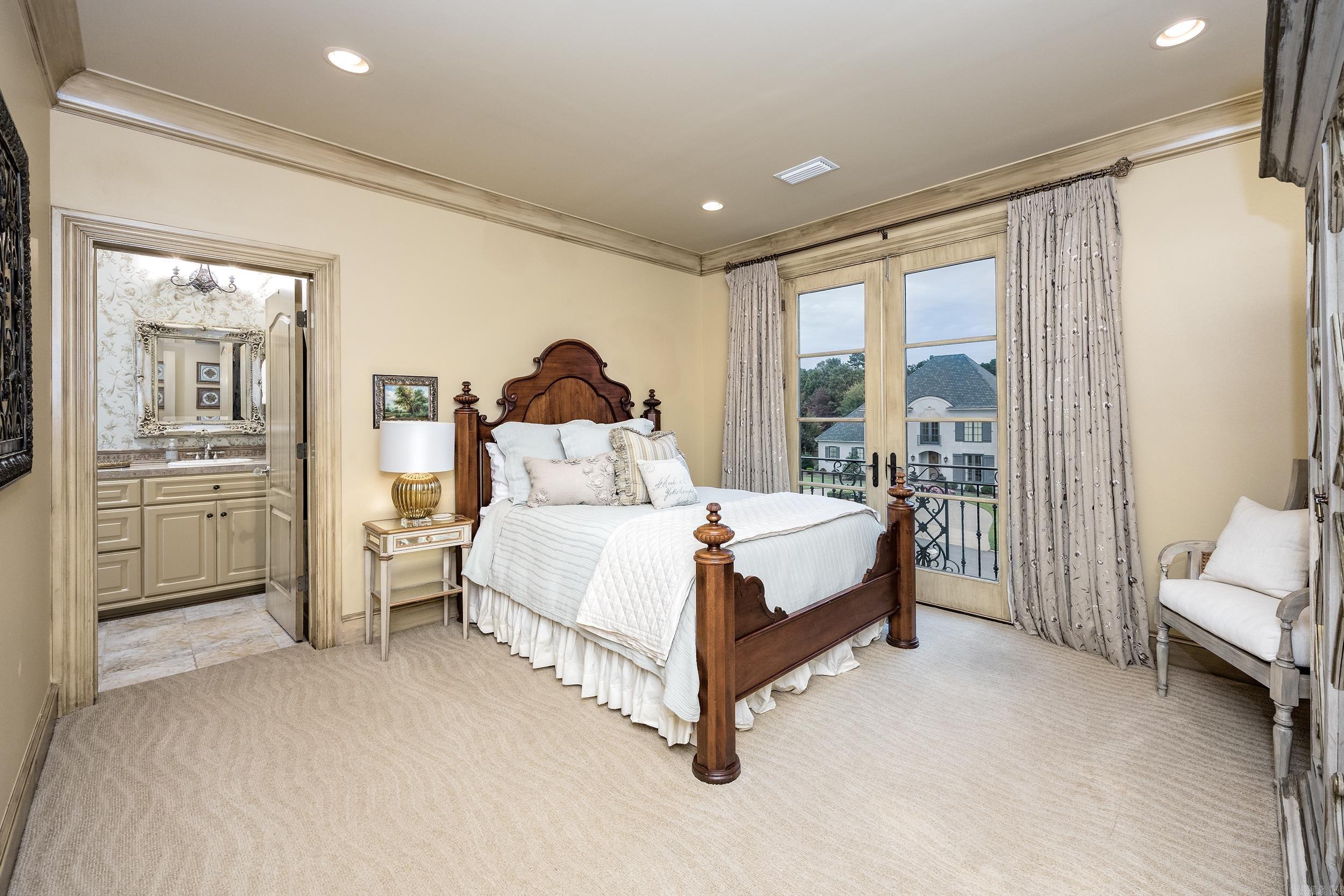 CHENAL VALLEY SOLOGNE CIRCLE - Residential