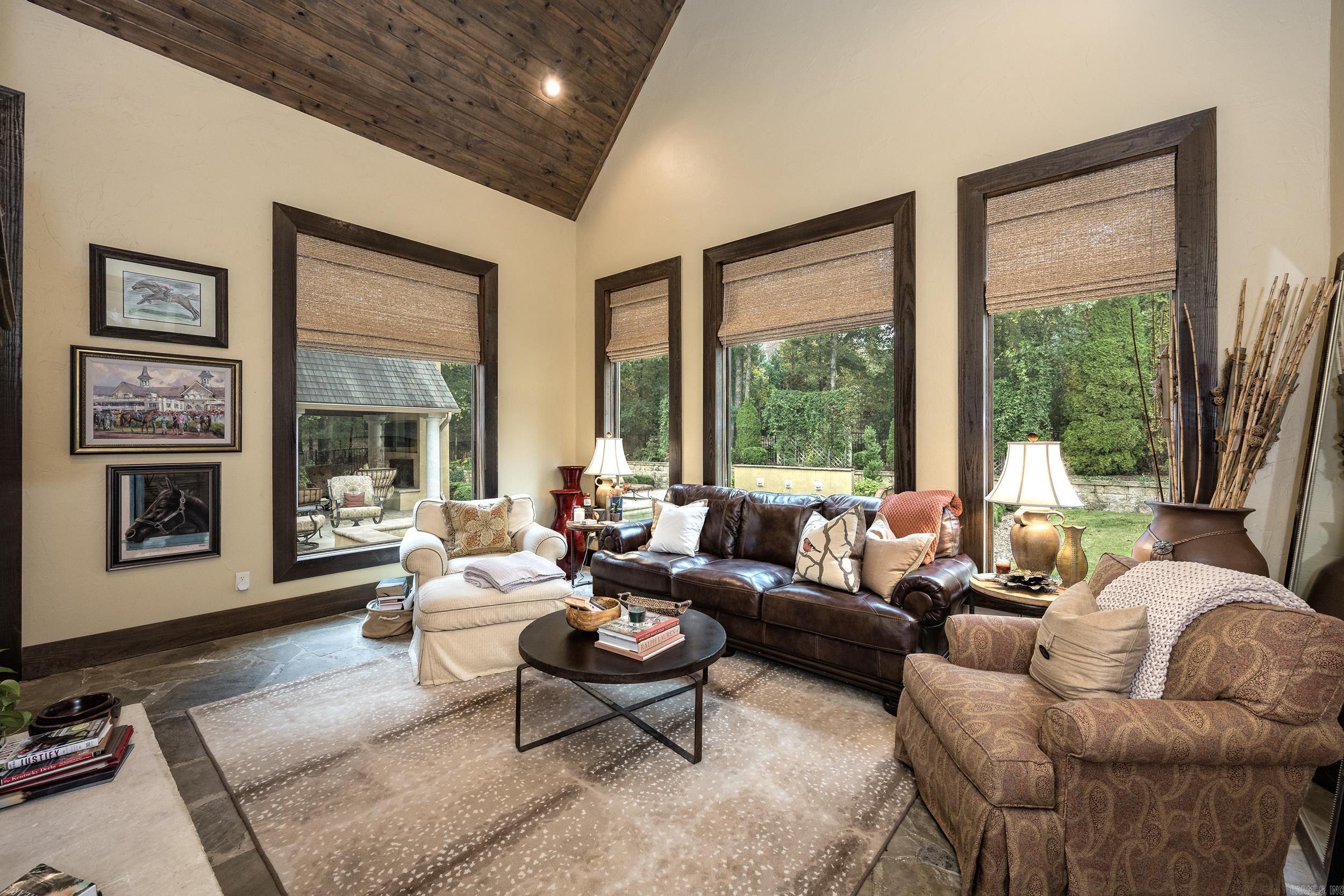 CHENAL VALLEY SOLOGNE CIRCLE - Residential