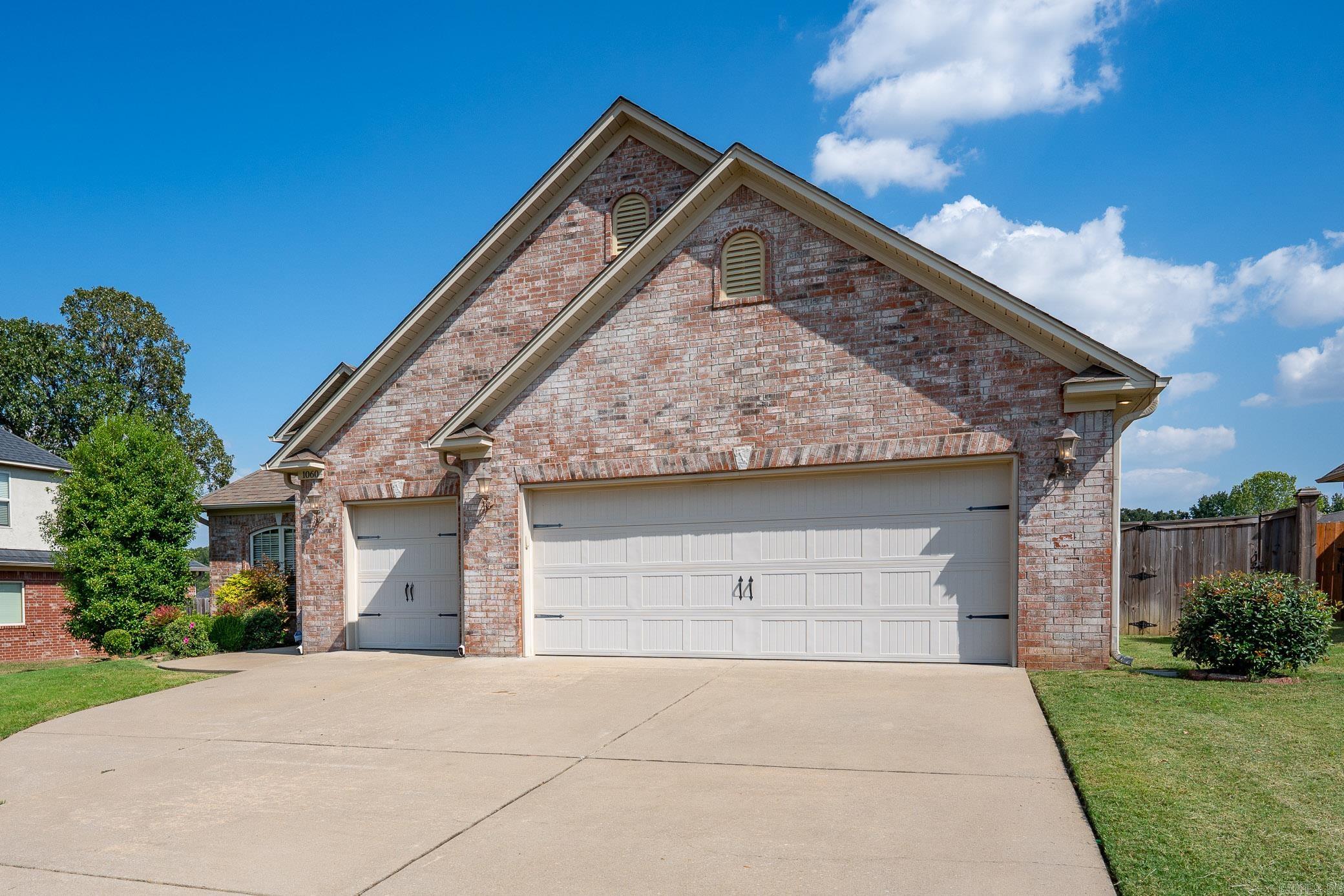 CHESTNUT MEADOWS - Residential