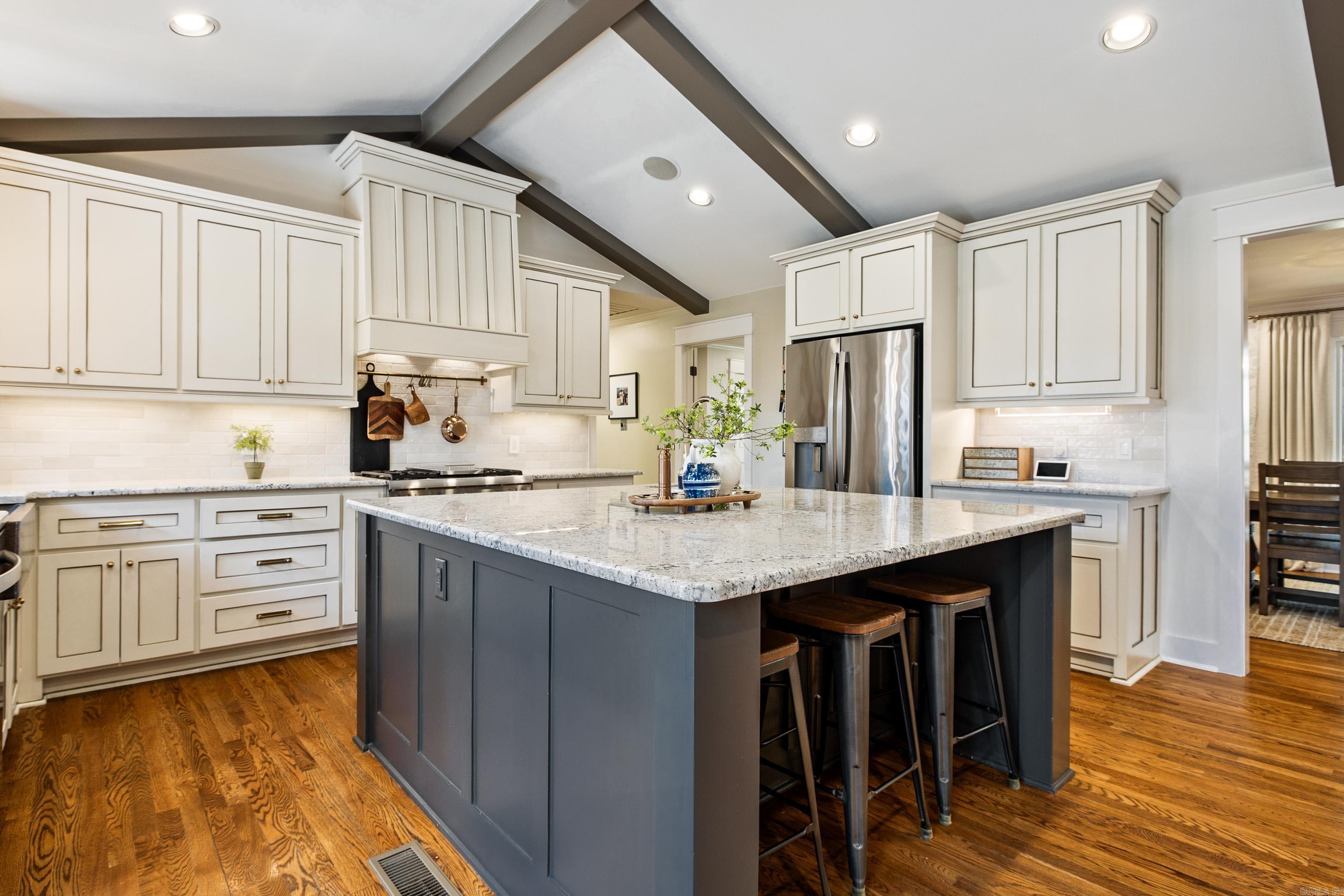 LYNNFIELD CE - Residential