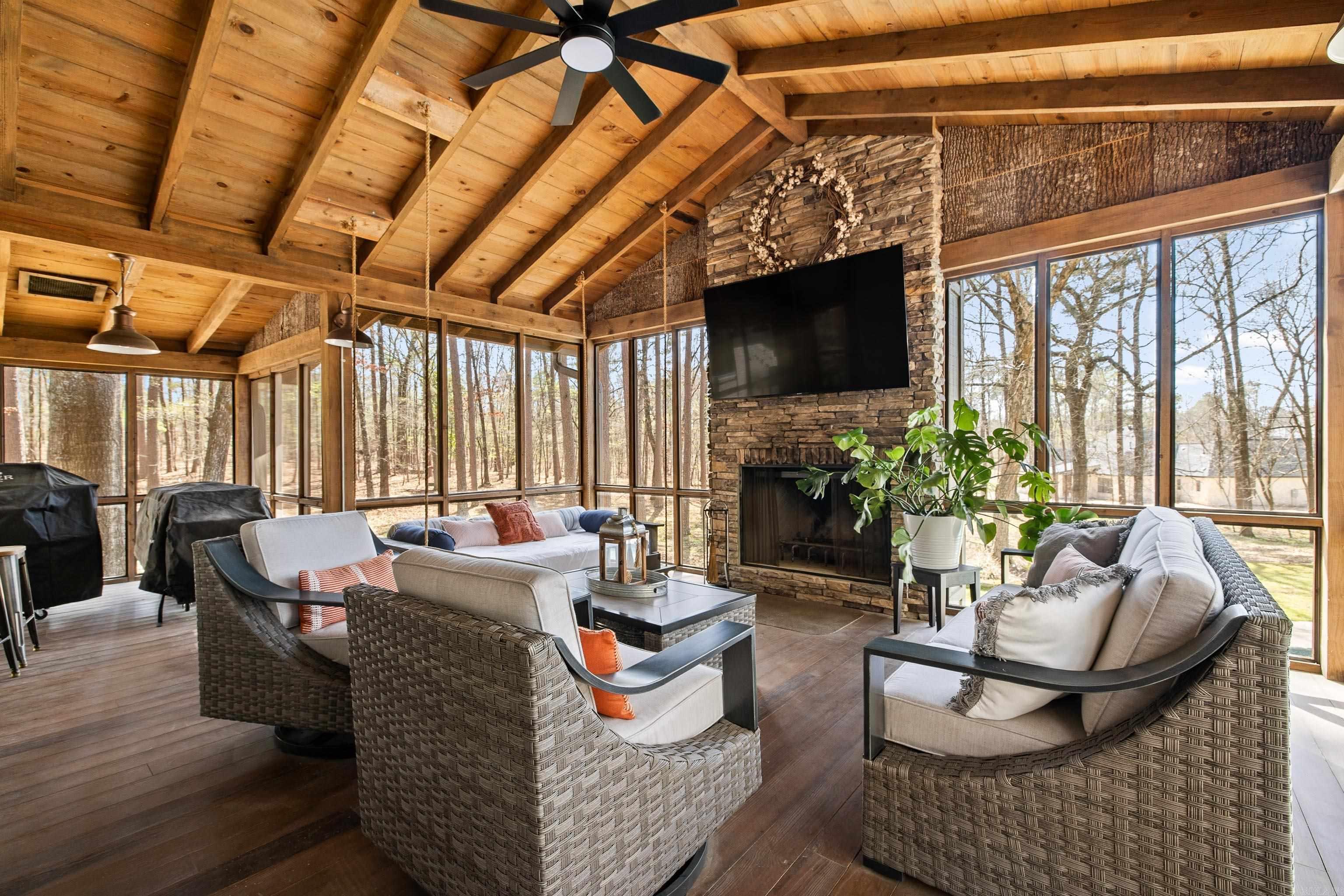 LYNNFIELD CE - Residential