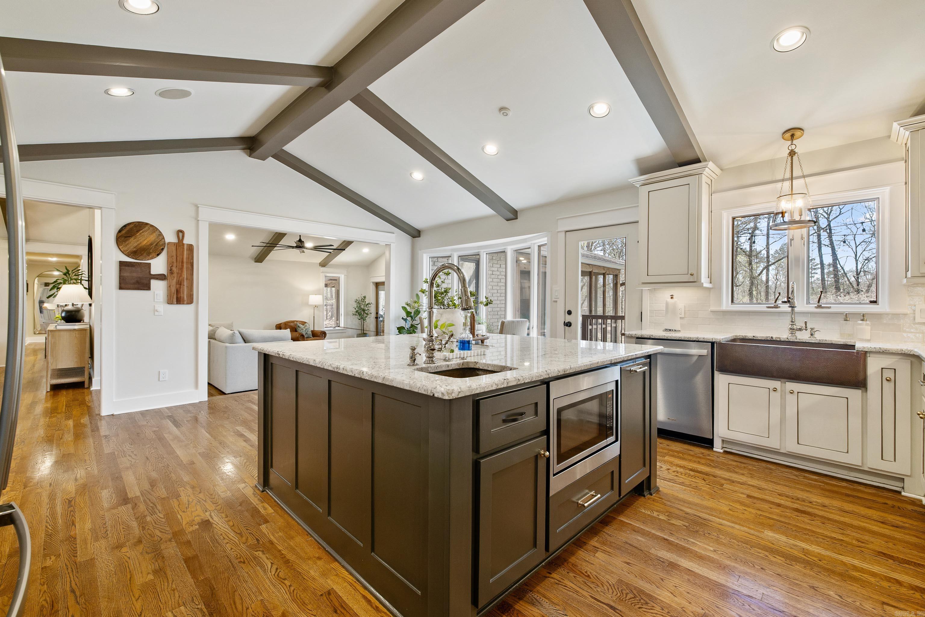 LYNNFIELD CE - Residential