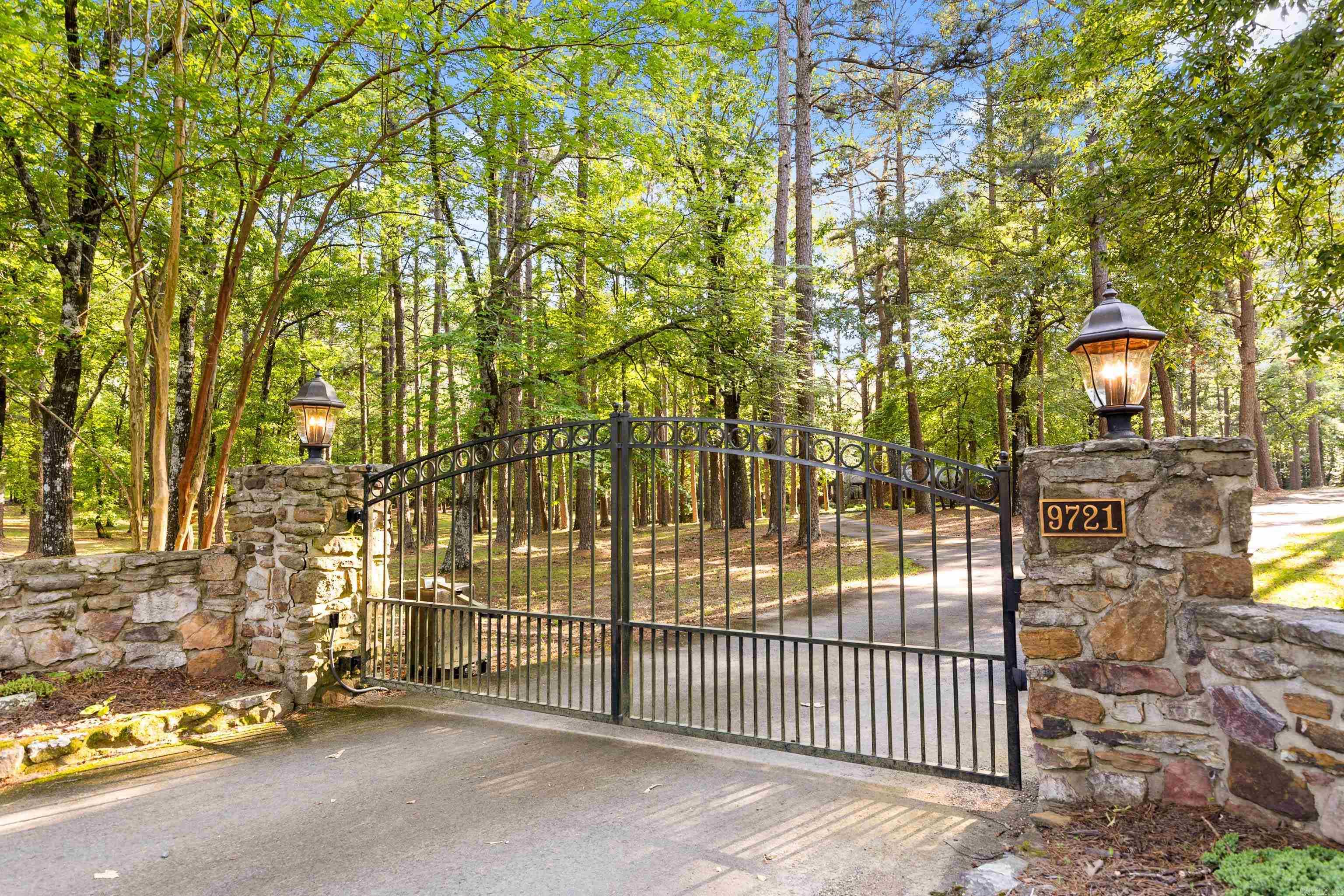 LYNNFIELD CE - Residential