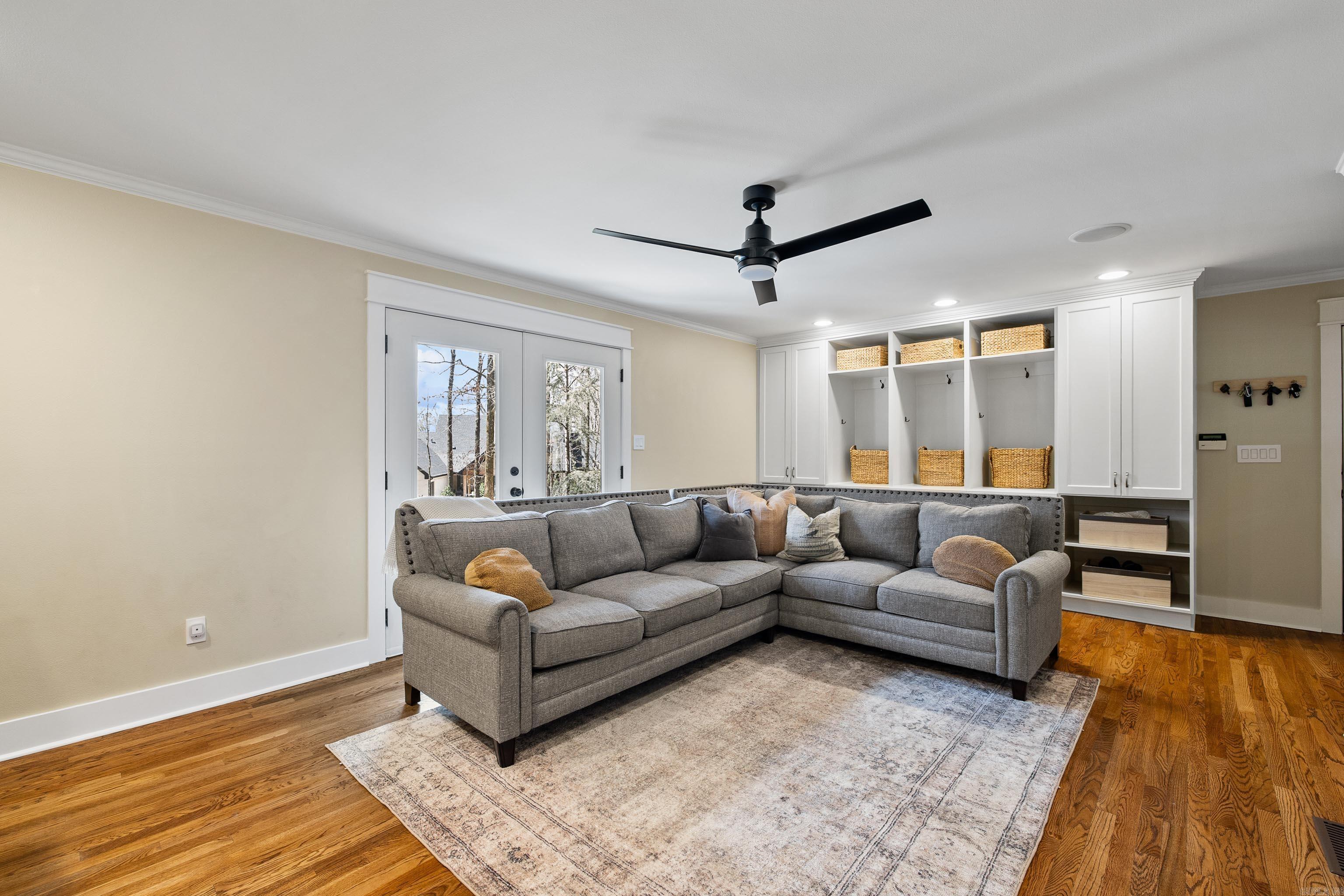 LYNNFIELD CE - Residential