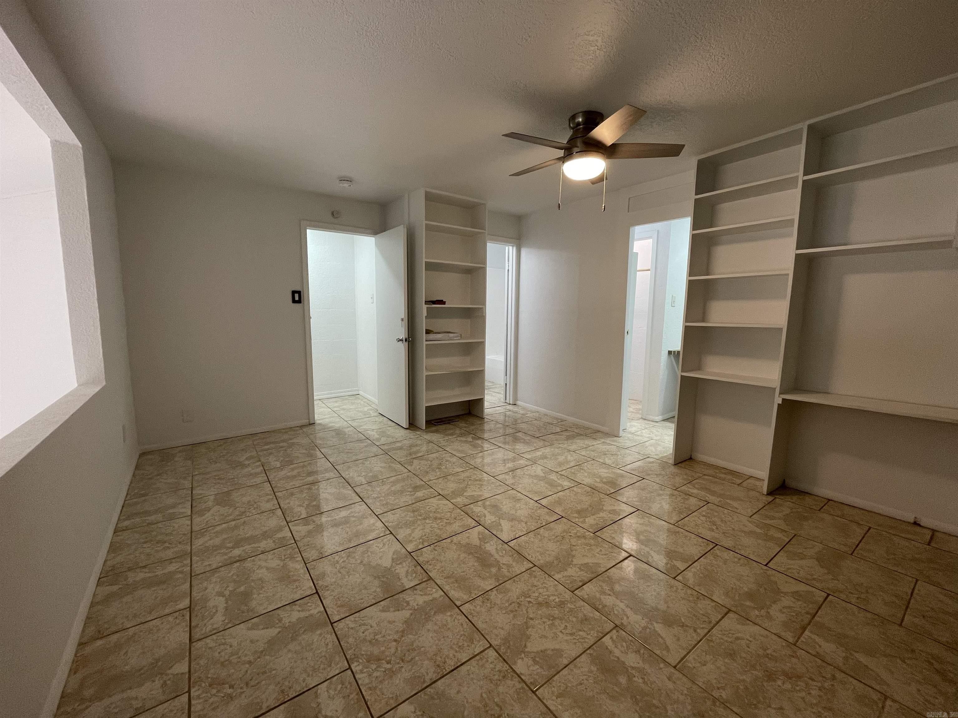 Villa West - Residential