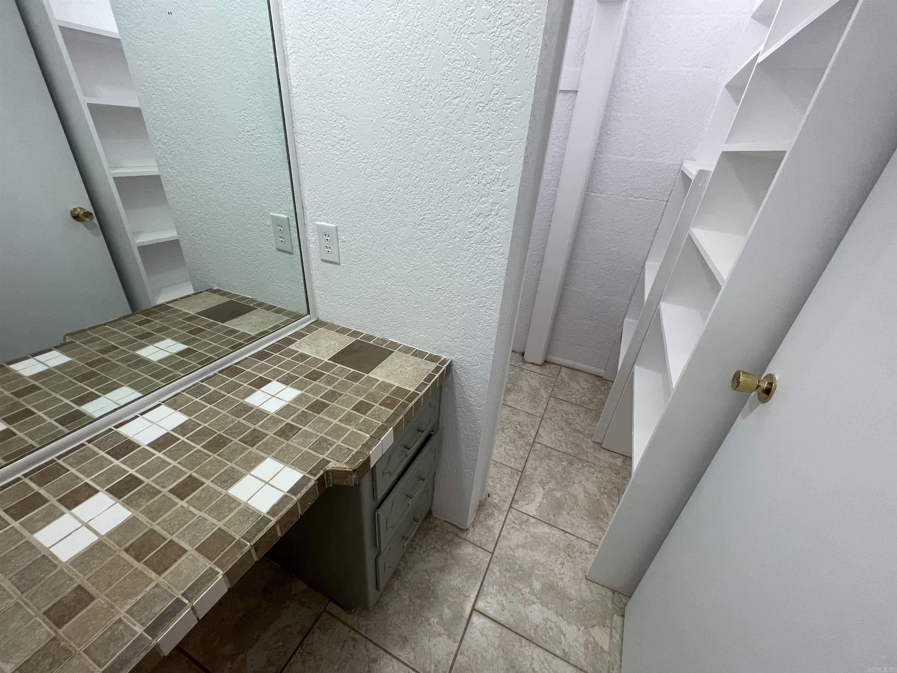 Villa West - Residential