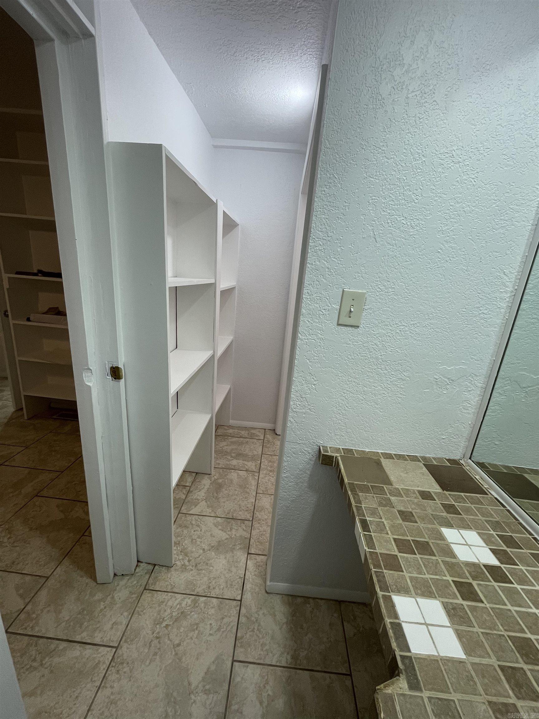 Villa West - Residential