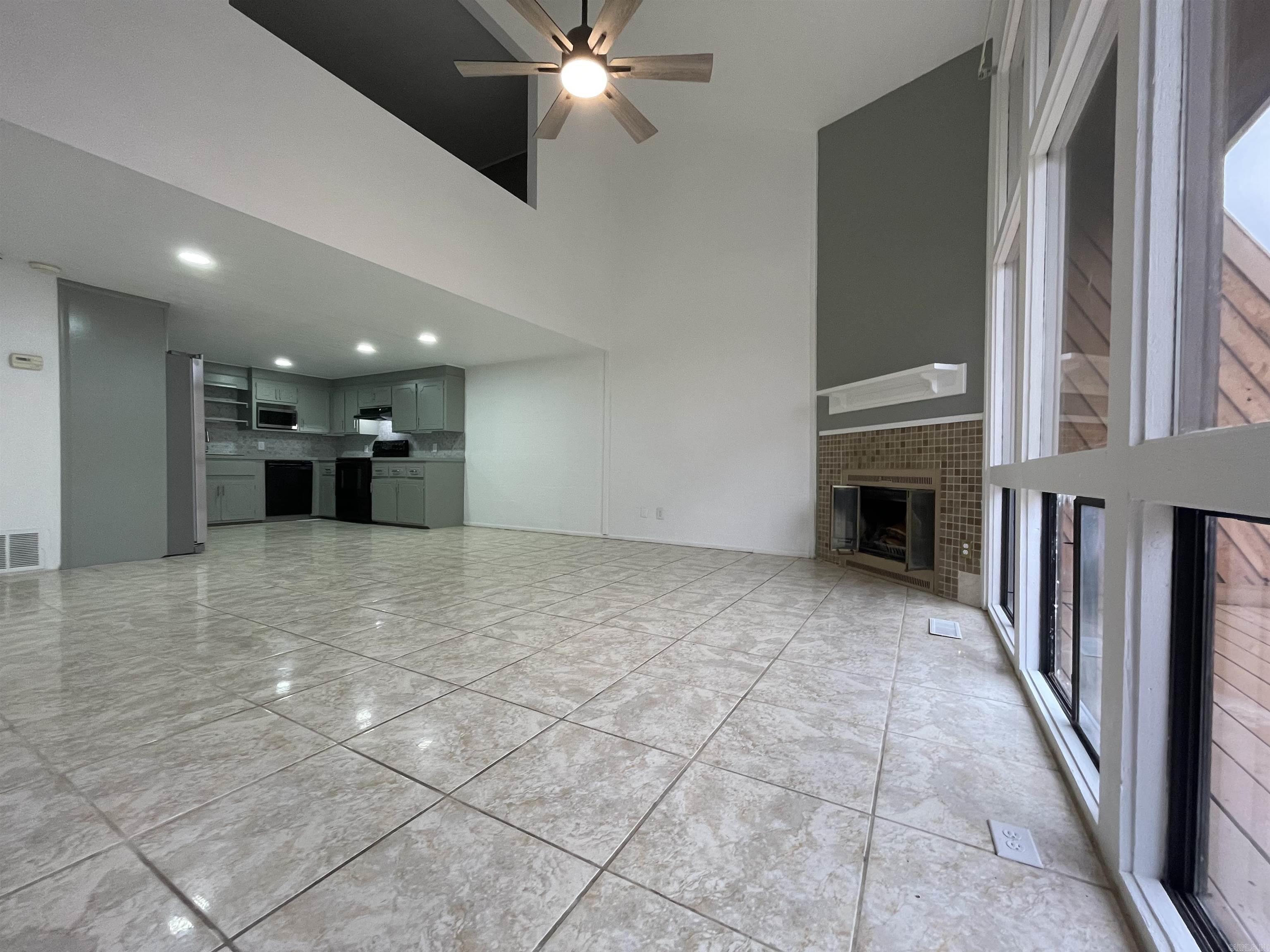 Villa West - Residential