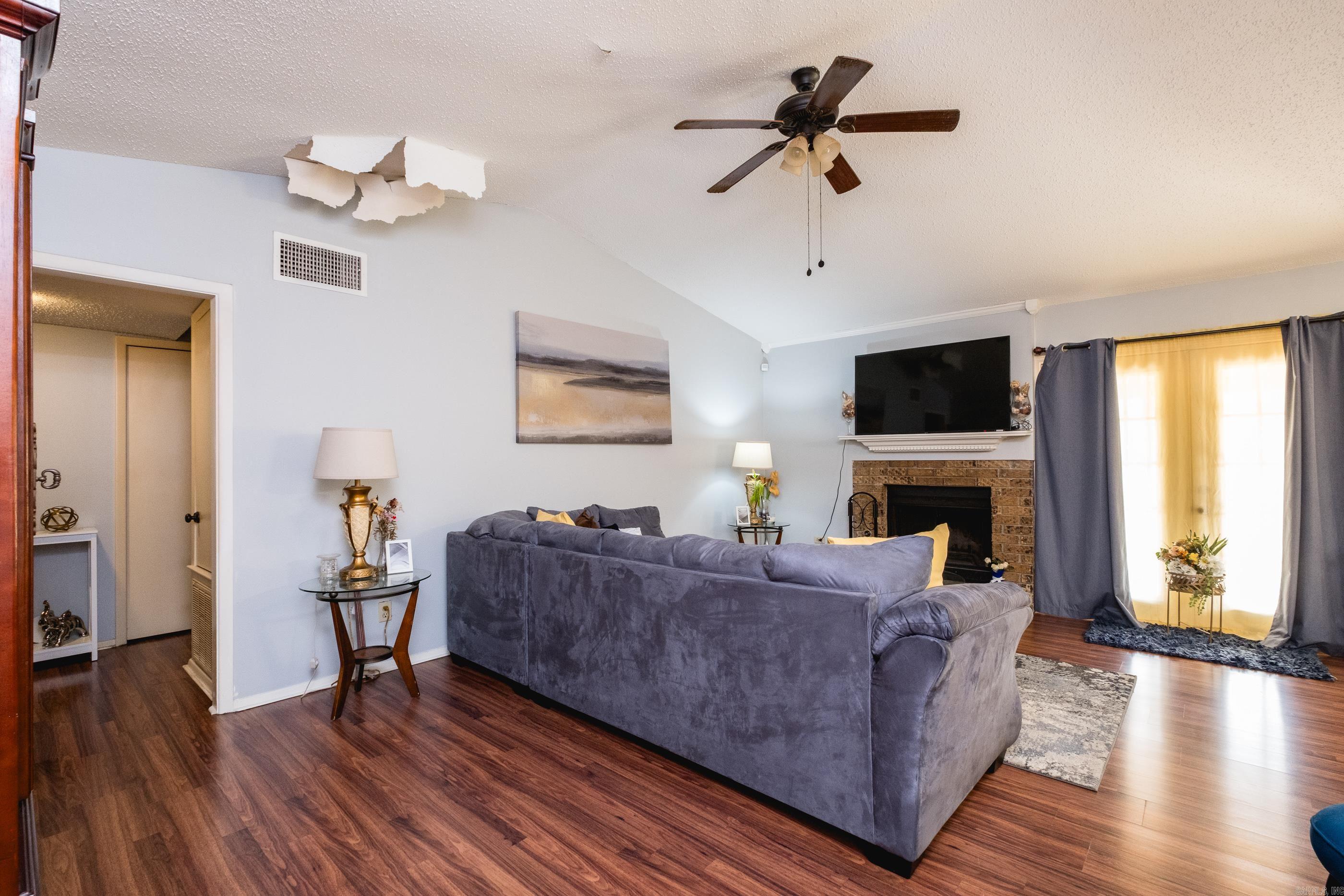 BRENTWOOD - Residential