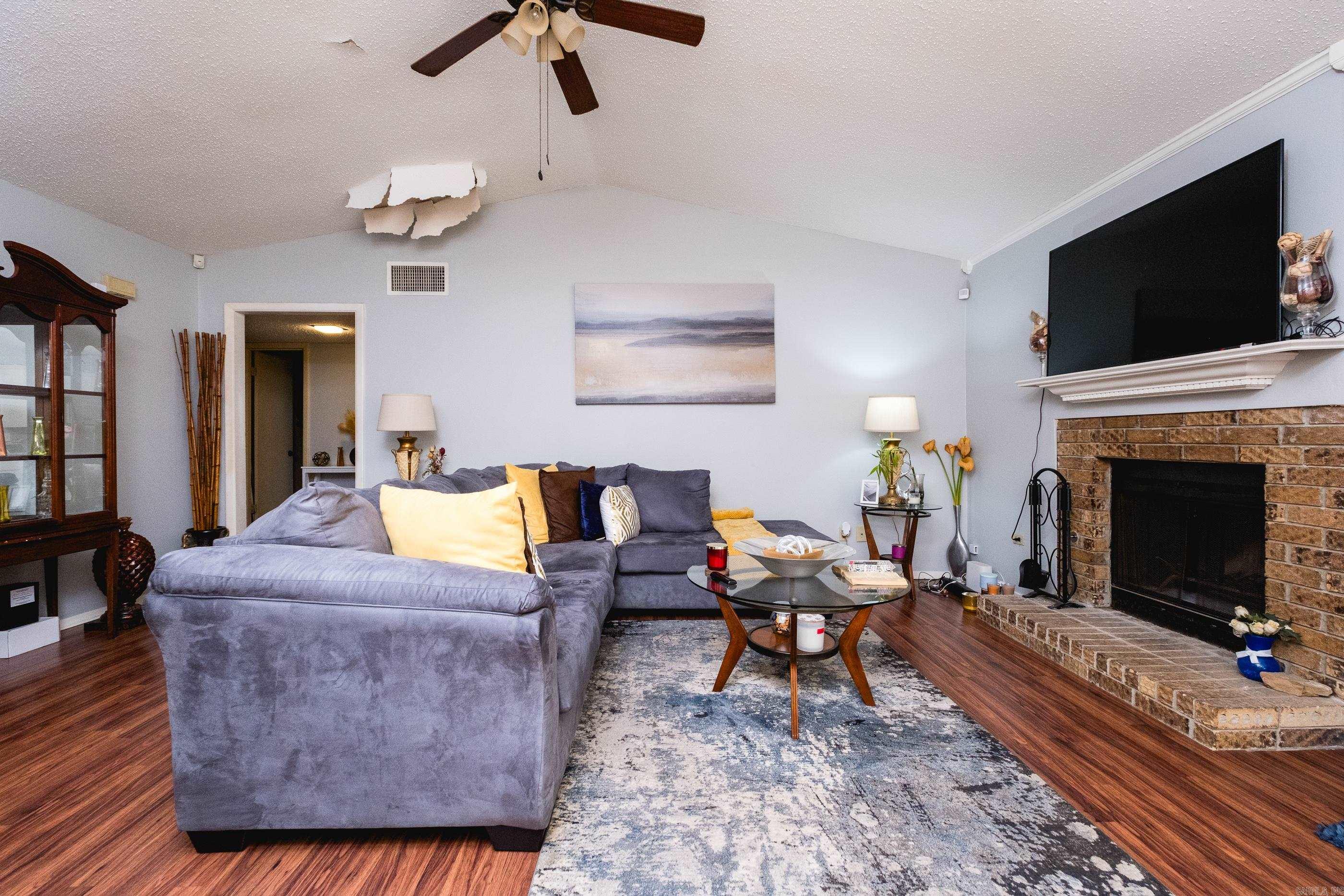 BRENTWOOD - Residential