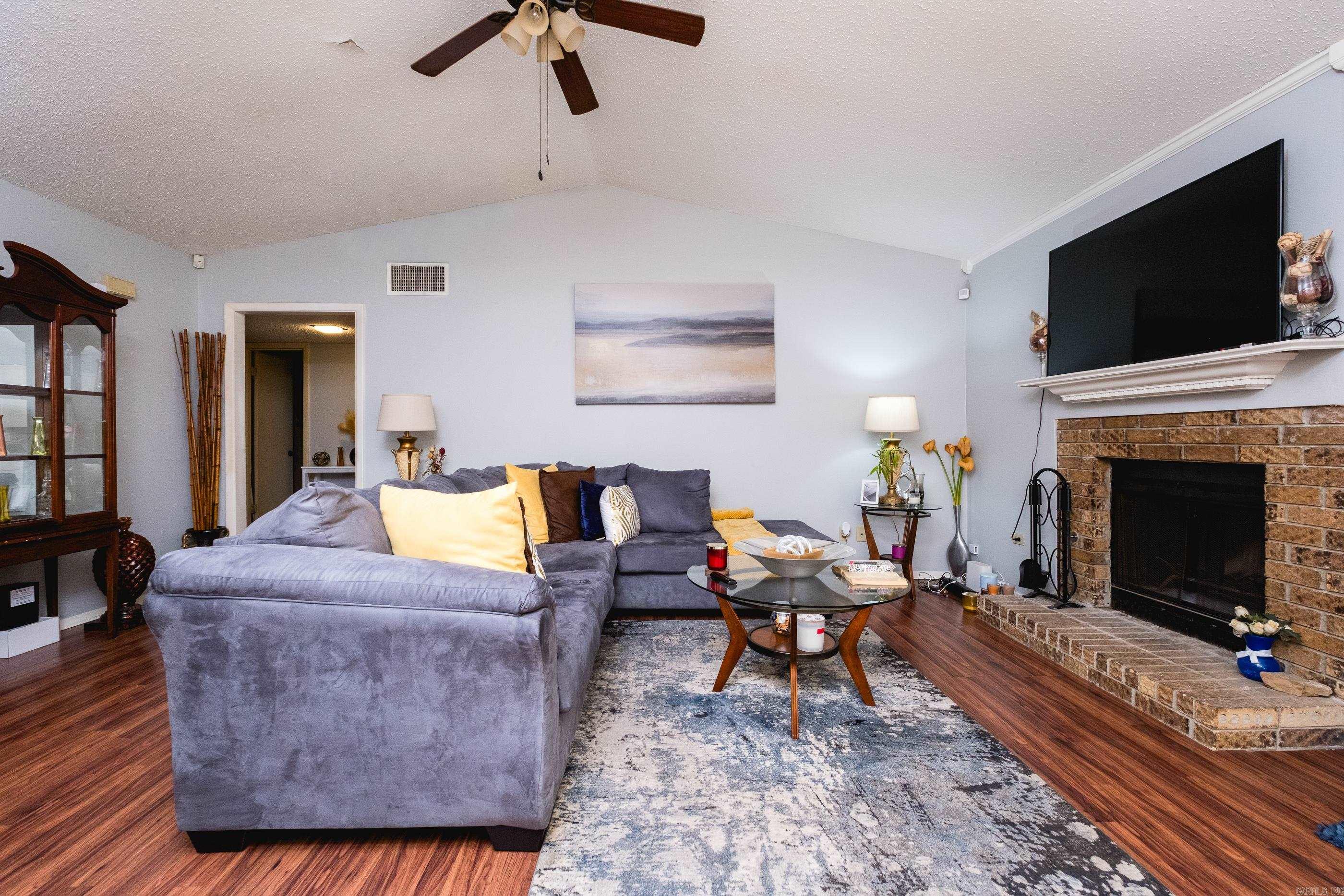 BRENTWOOD - Residential