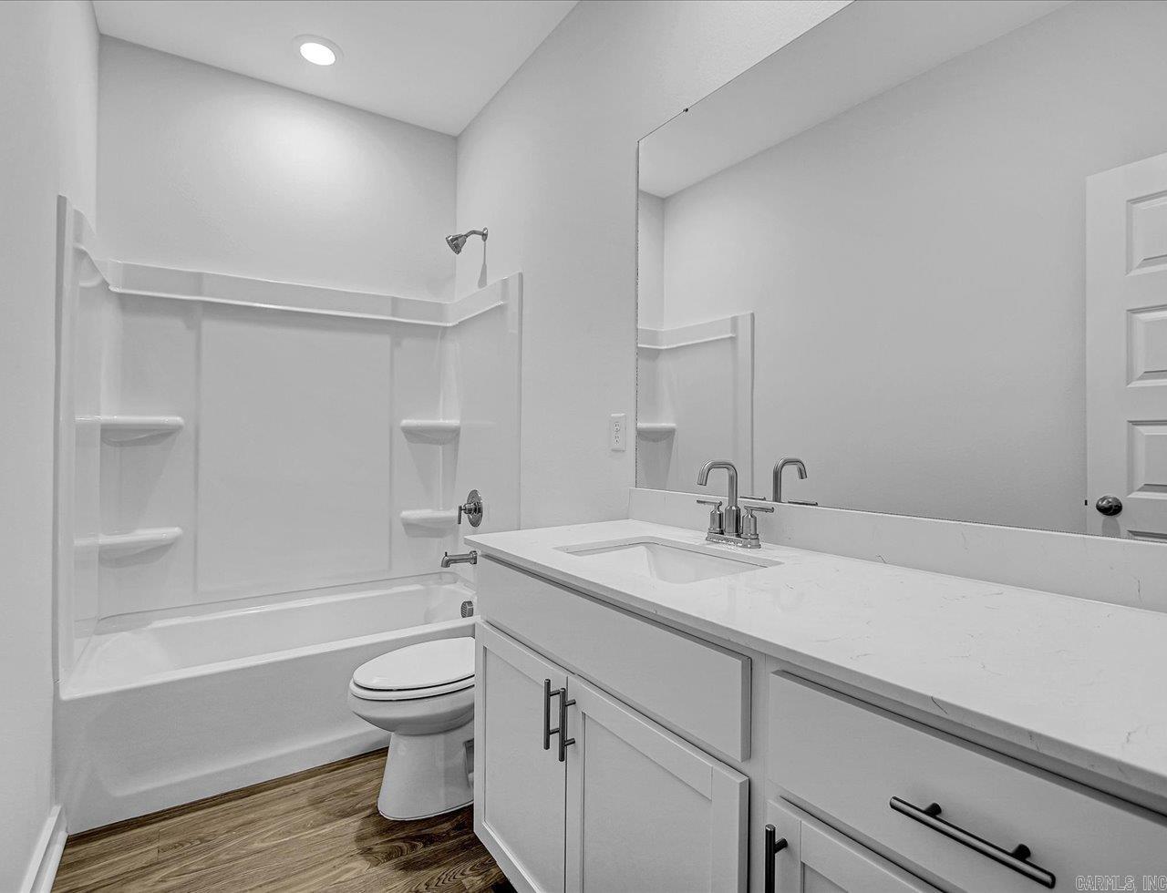 THE RESERVE AT COUNTRY CLUB PHAS - Residential