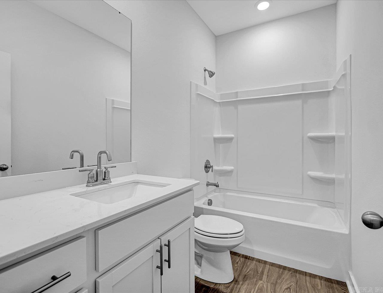 THE RESERVE AT COUNTRY CLUB PHAS - Residential