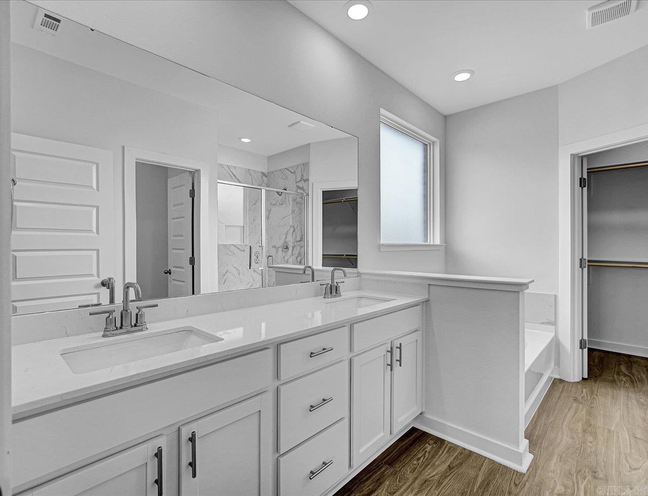 THE RESERVE AT COUNTRY CLUB PHAS - Residential