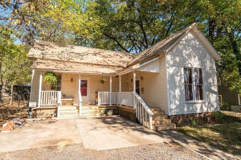 Photo of 104 W Spring Street, Heber Springs, AR 72543 (MLS # 26042773)