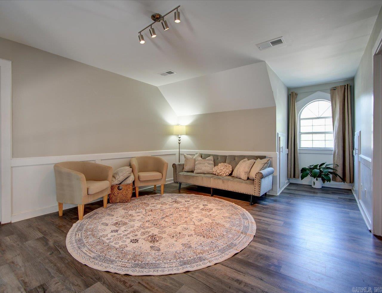 INDIAN HILLS - Residential