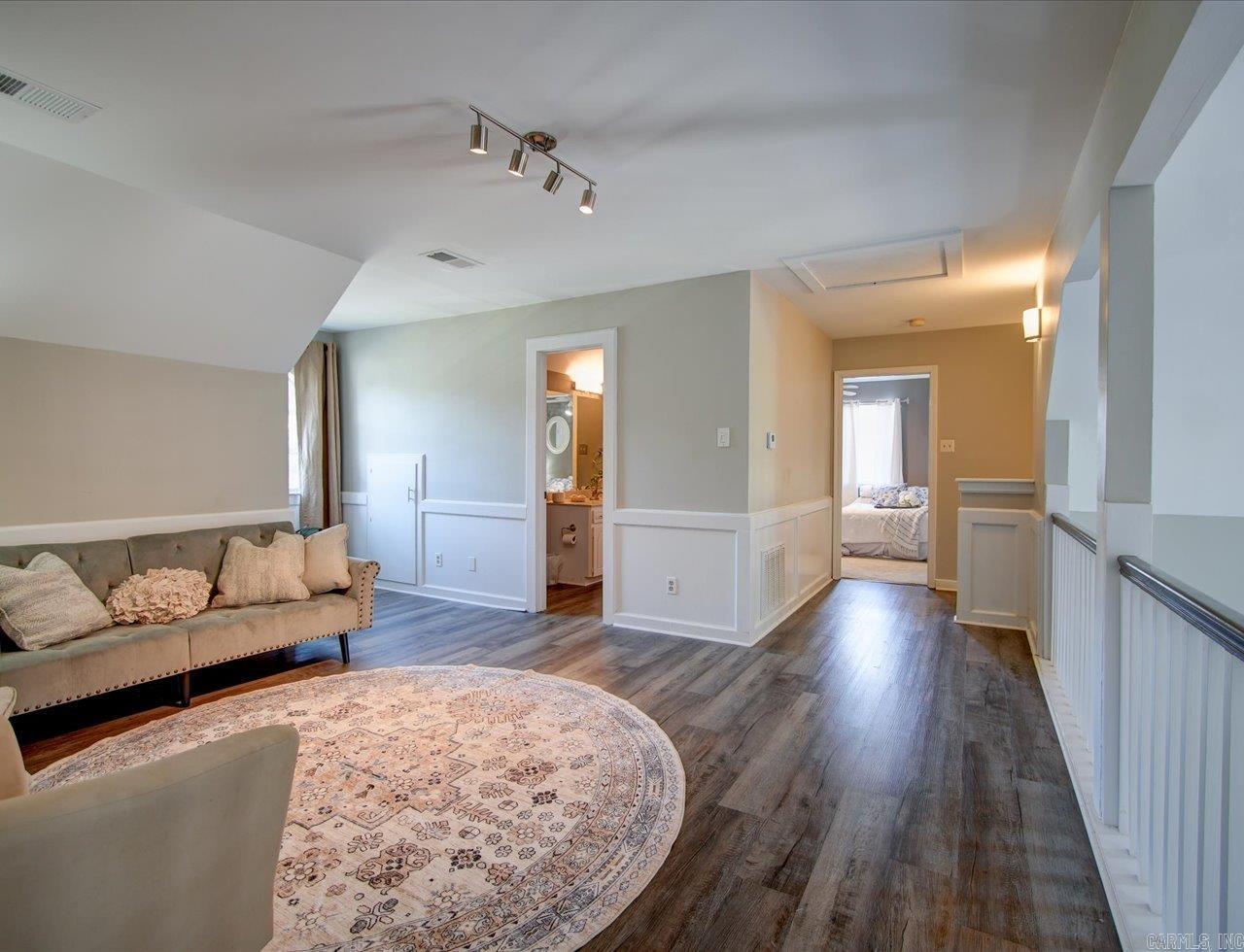 INDIAN HILLS - Residential