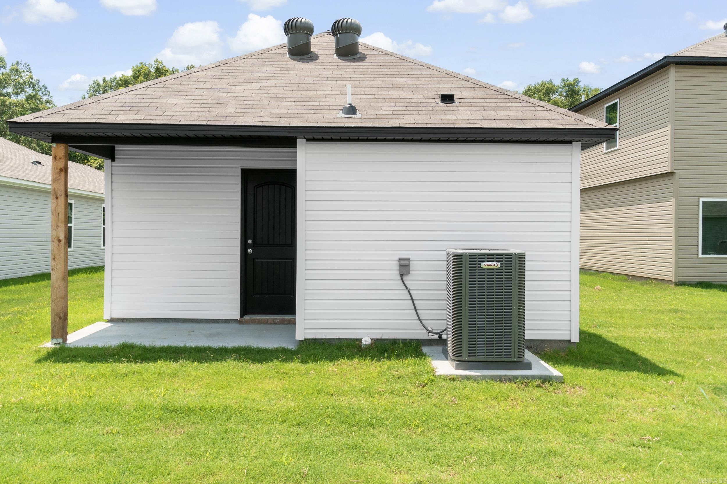 WHITE OAK CROSSING - Residential