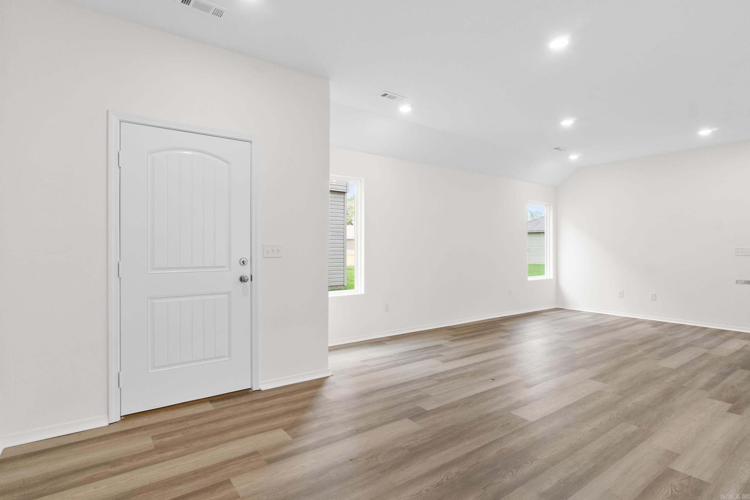 WHITE OAK CROSSING - Residential