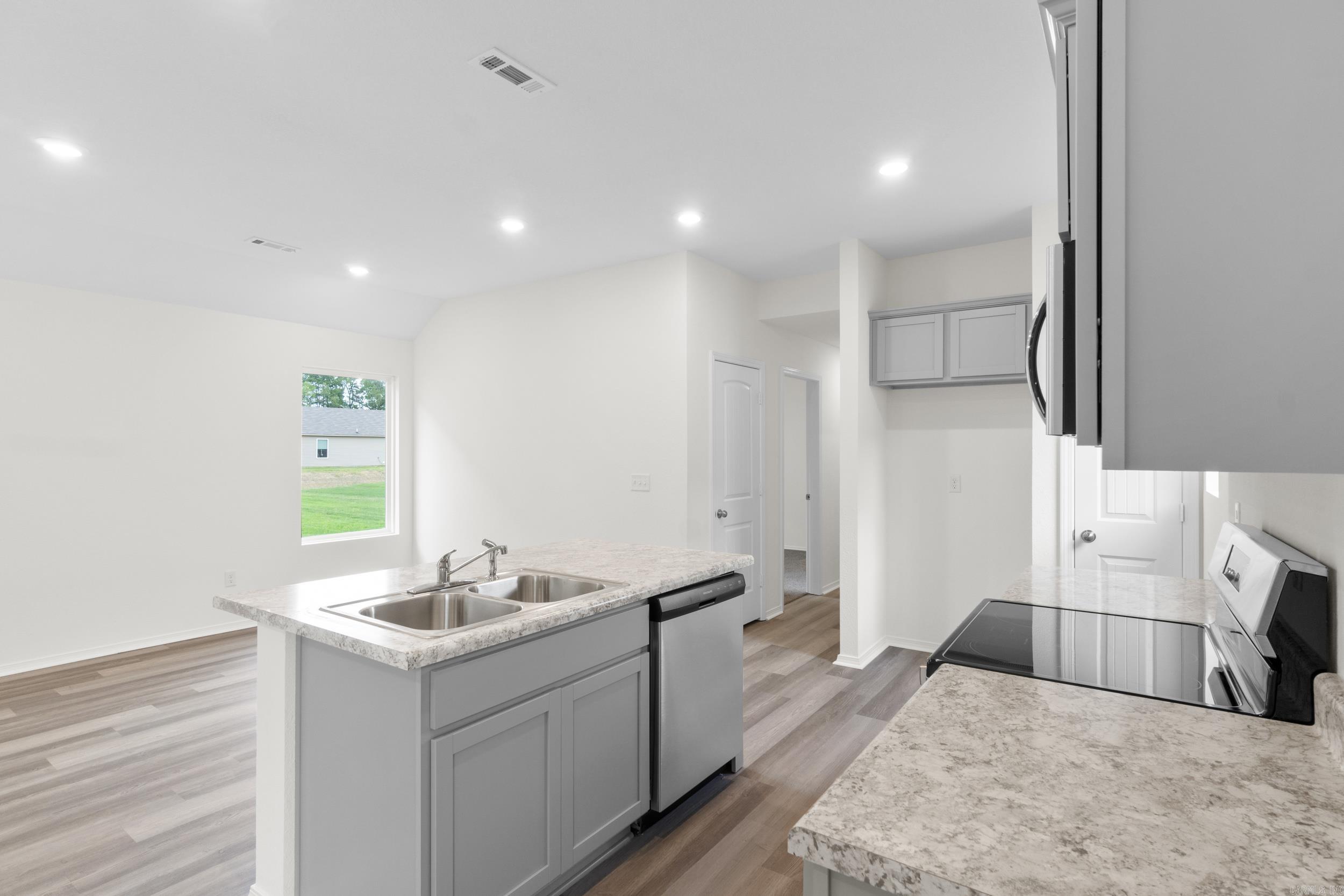 WHITE OAK CROSSING - Residential