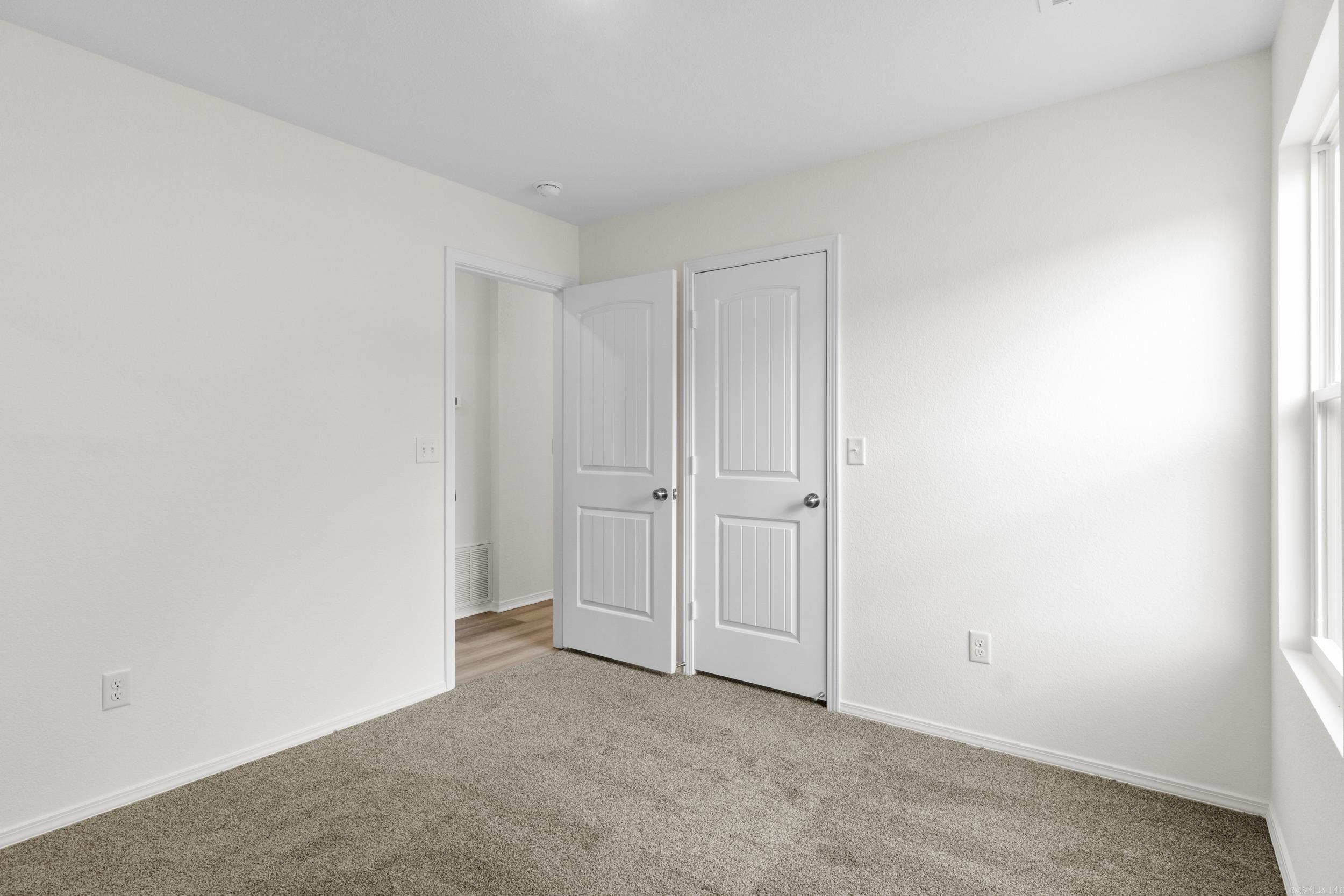 WHITE OAK CROSSING - Residential