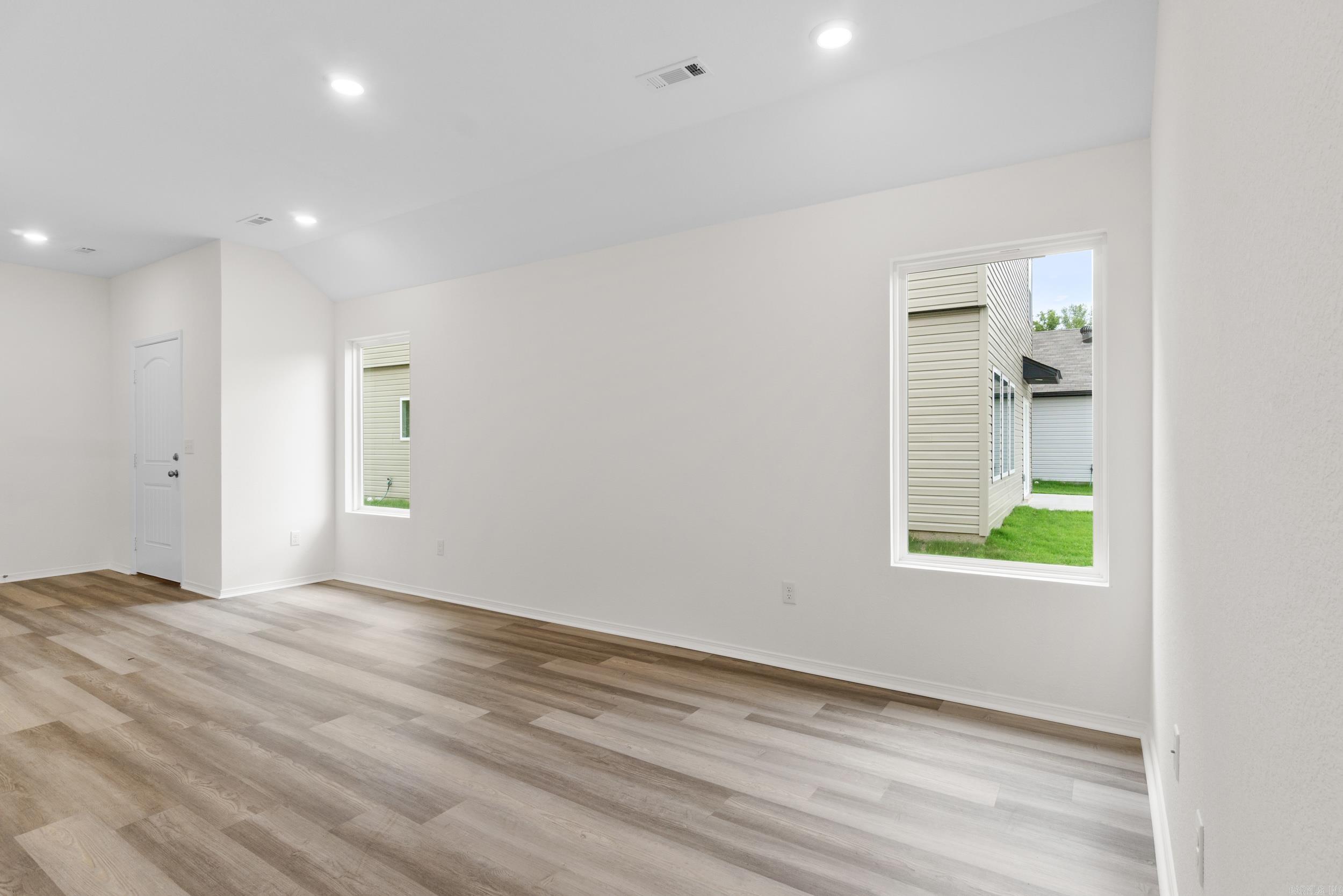 WHITE OAK CROSSING - Residential