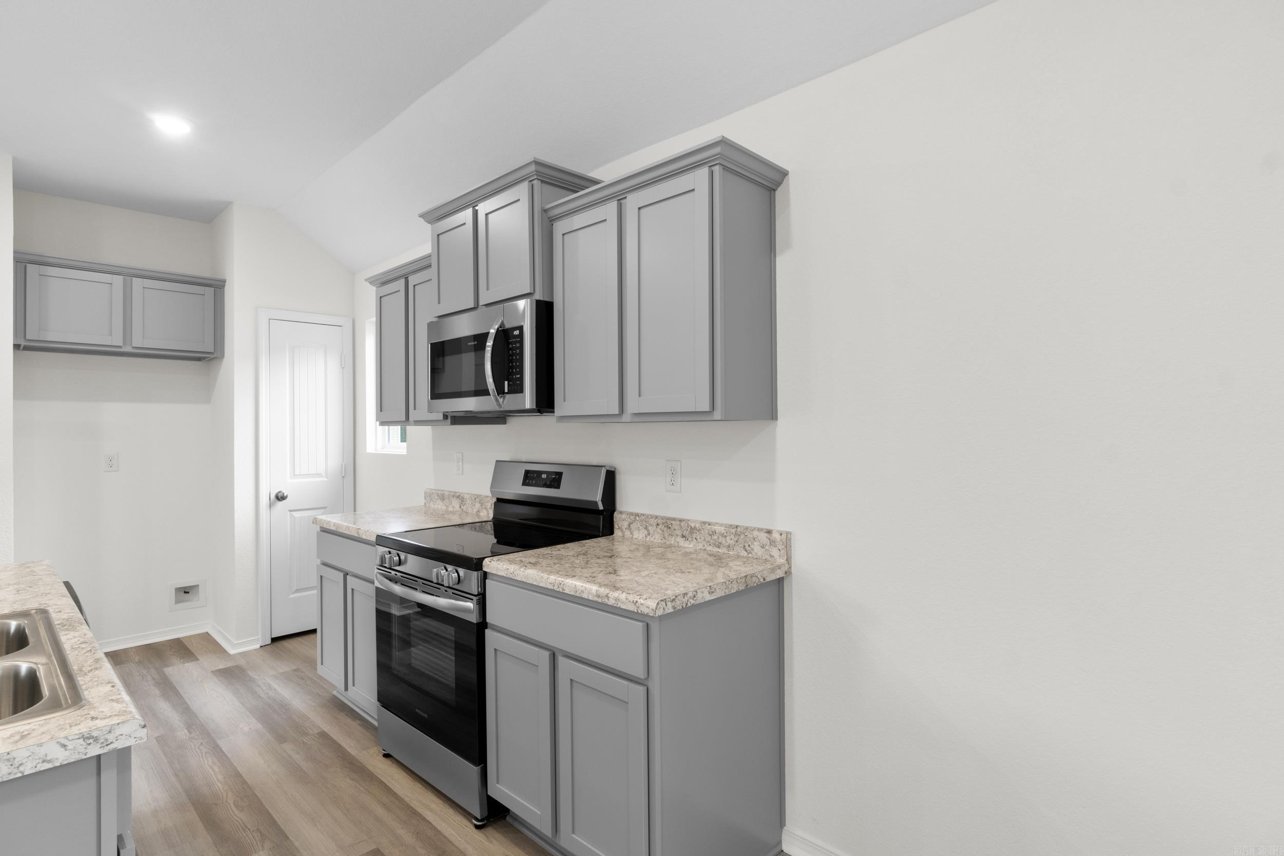 WHITE OAK CROSSING - Residential