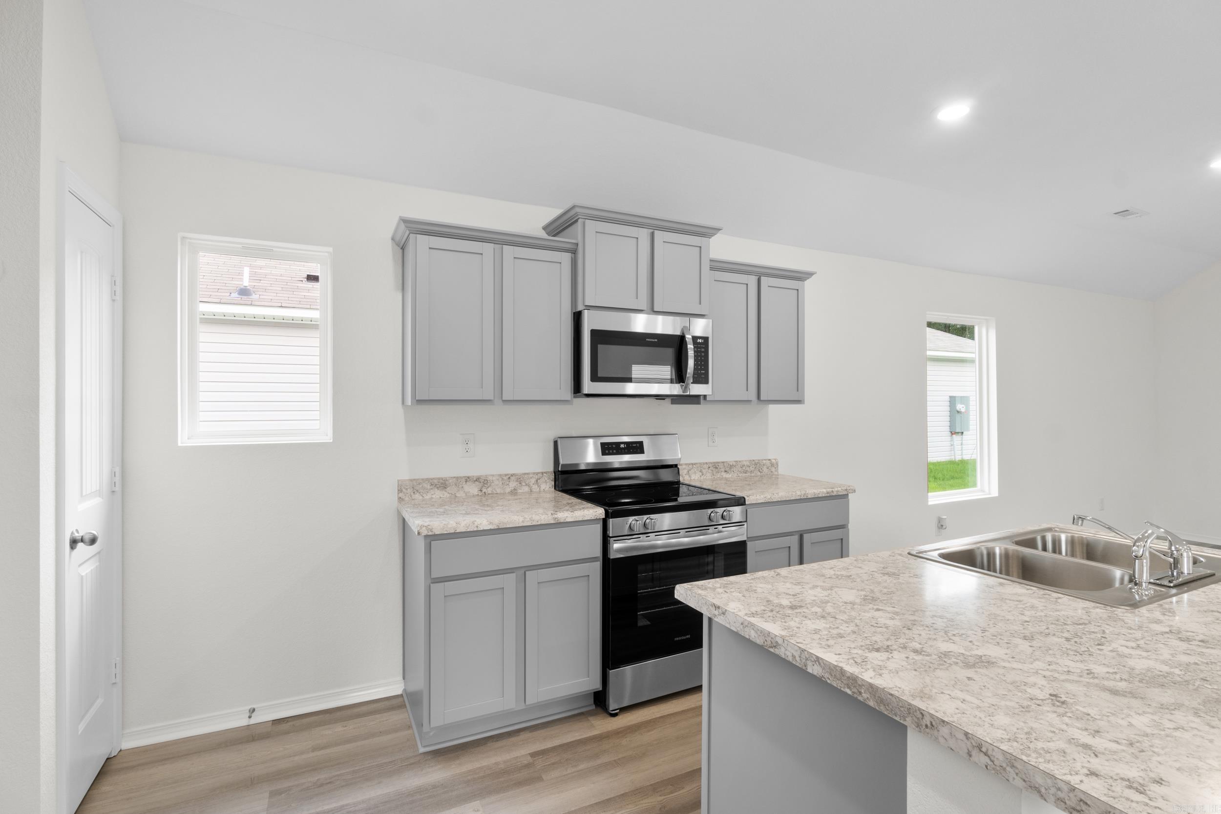 WHITE OAK CROSSING - Residential