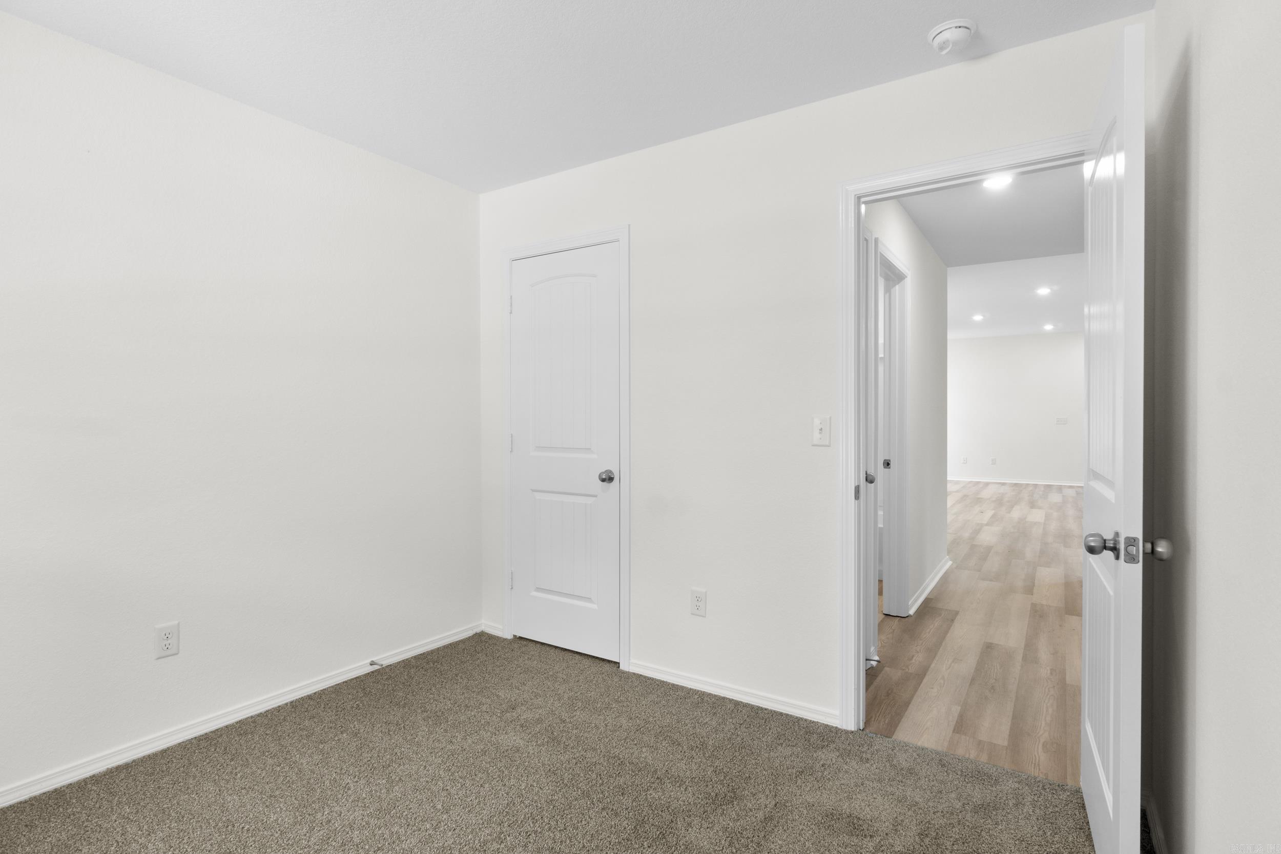 WHITE OAK CROSSING - Residential