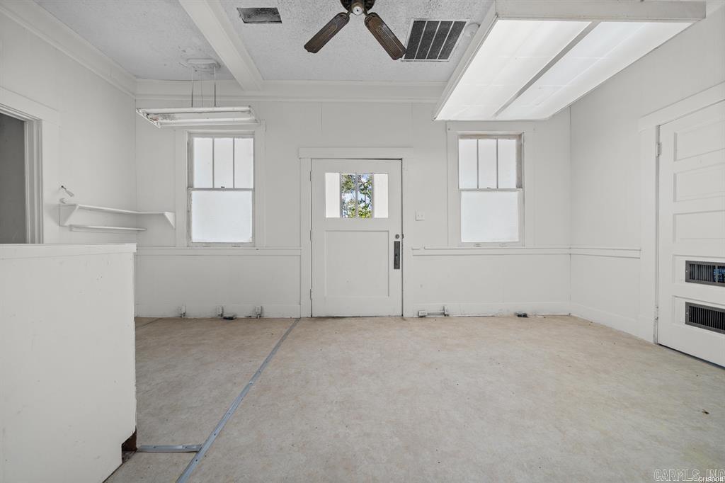Dawers Garland Counrt - Commercial Sale
