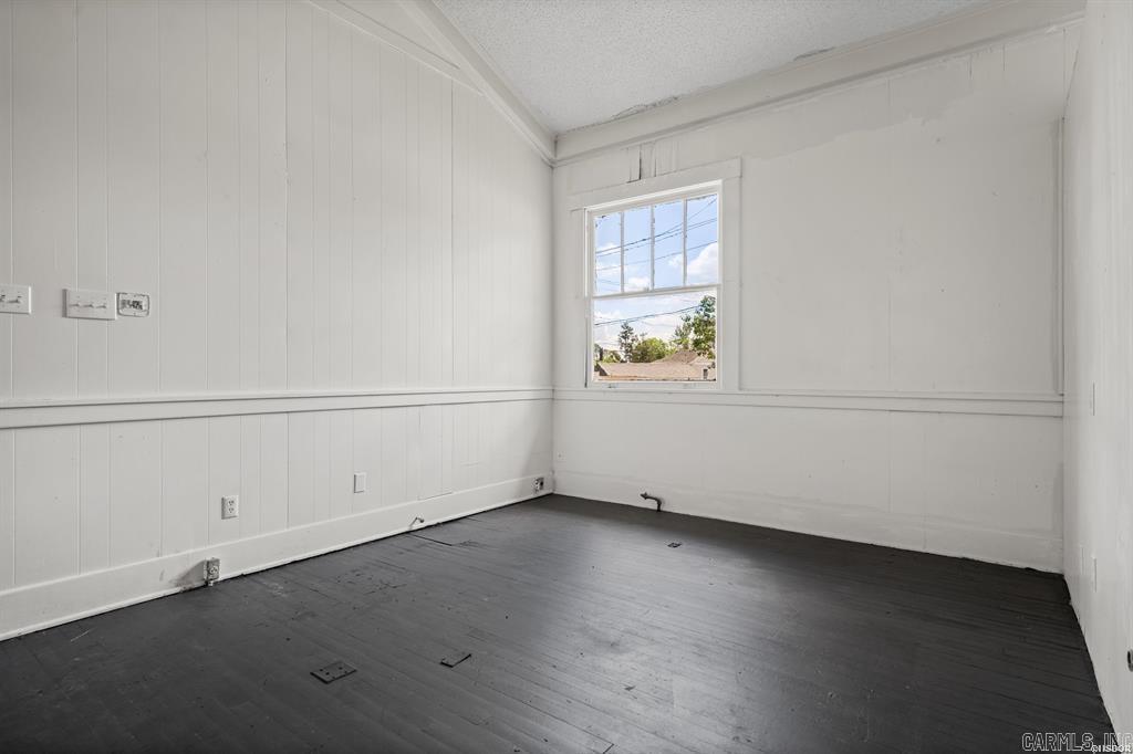 Dawers Garland Counrt - Commercial Sale