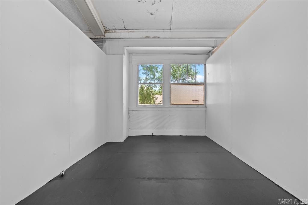 Dawers Garland Counrt - Commercial Sale