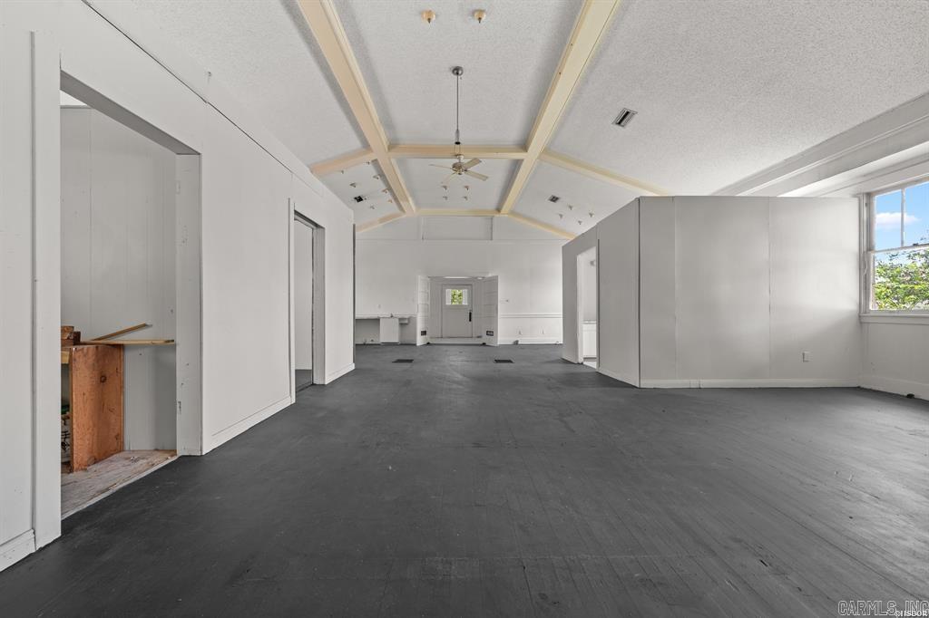 Dawers Garland Counrt - Commercial Sale