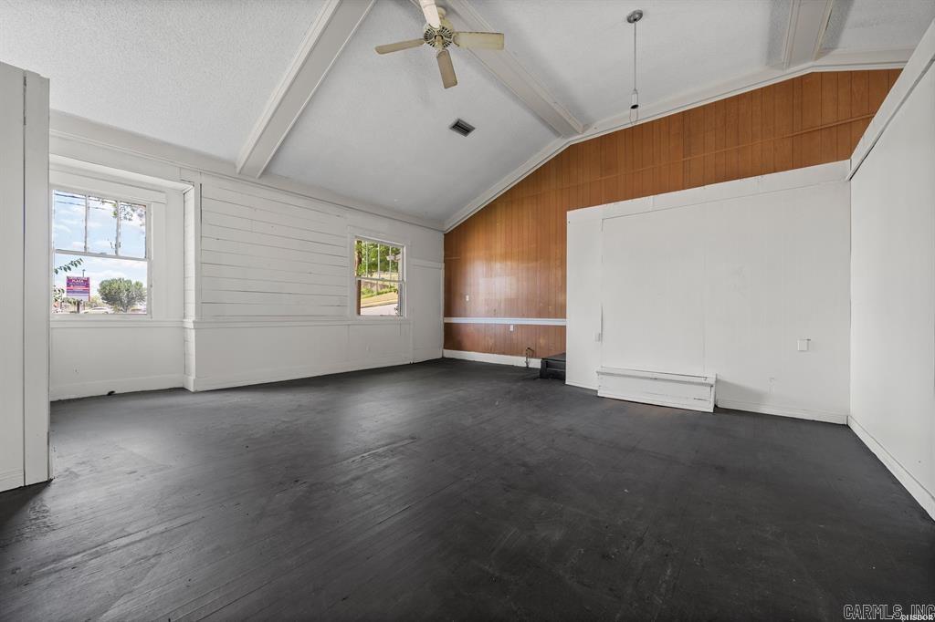Dawers Garland Counrt - Commercial Sale